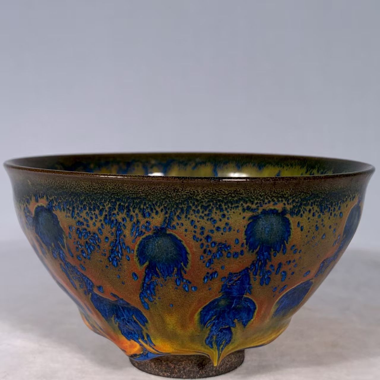 茶道具 青釉 花草文 茶碗 在銘 時代箱付 V 9705 2024