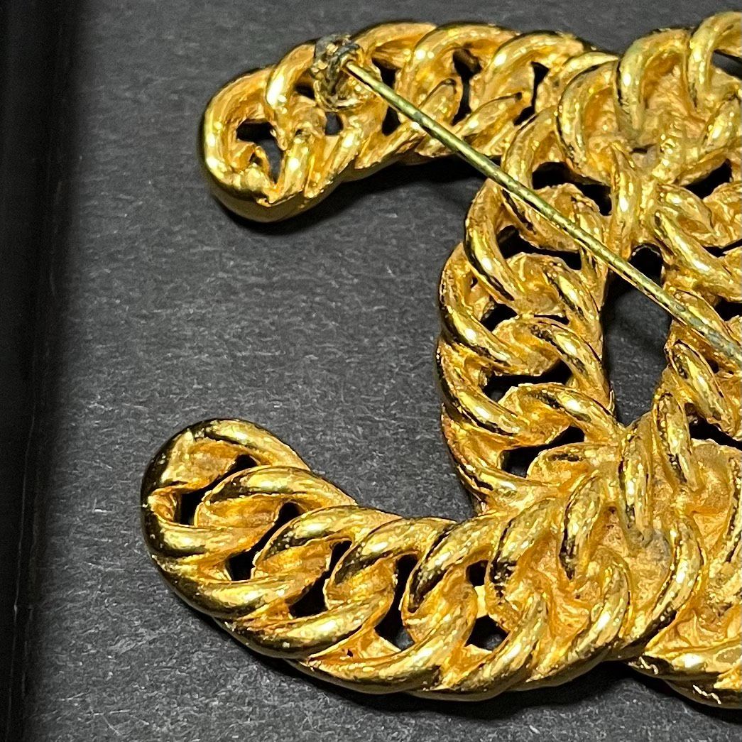 シャネル ブローチ ゴールド色 刻印なし 数字の刻印あり 1107 サビ