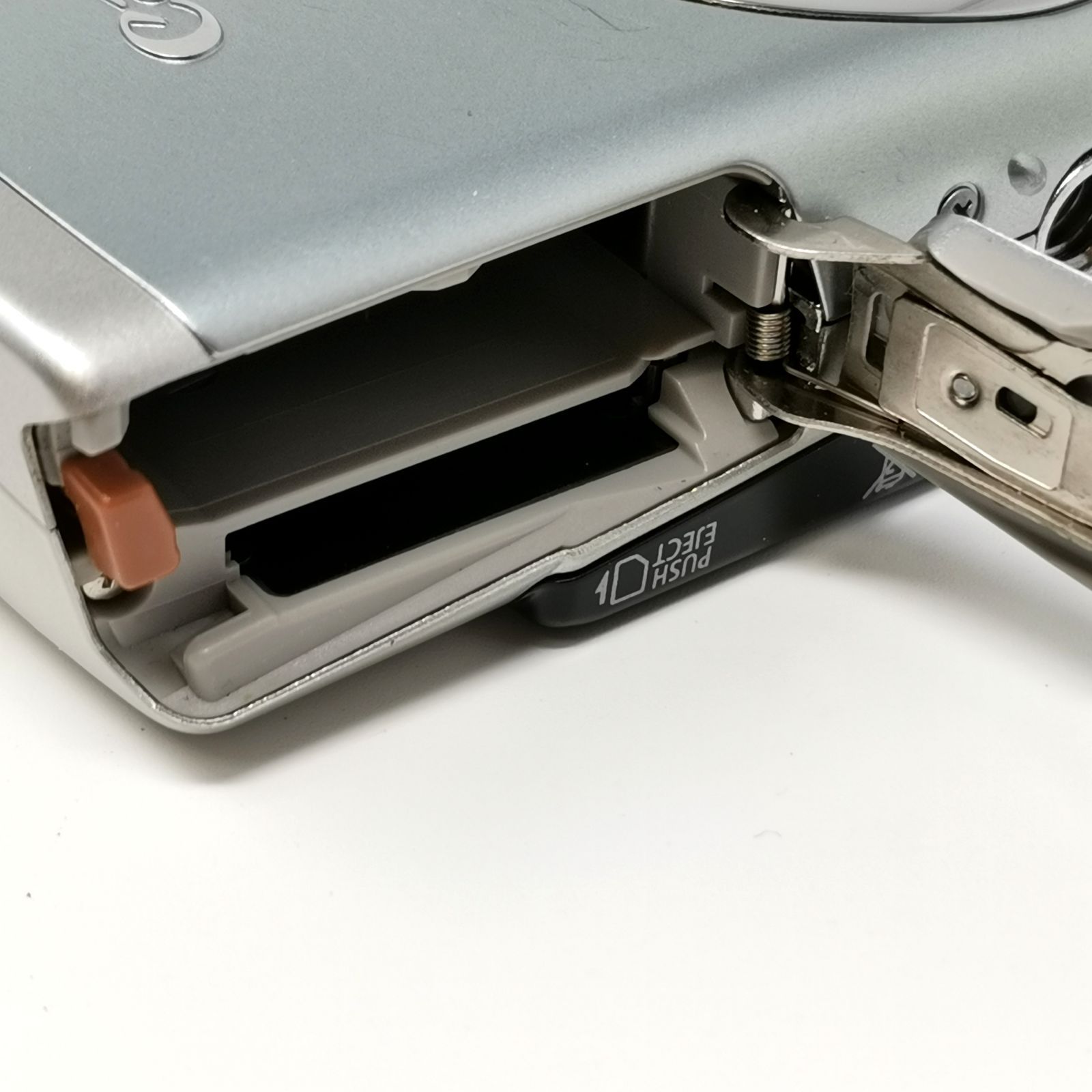 キャノン IXY 販売 デジタル 800IS シルバー 動作確認済み 充電器あり