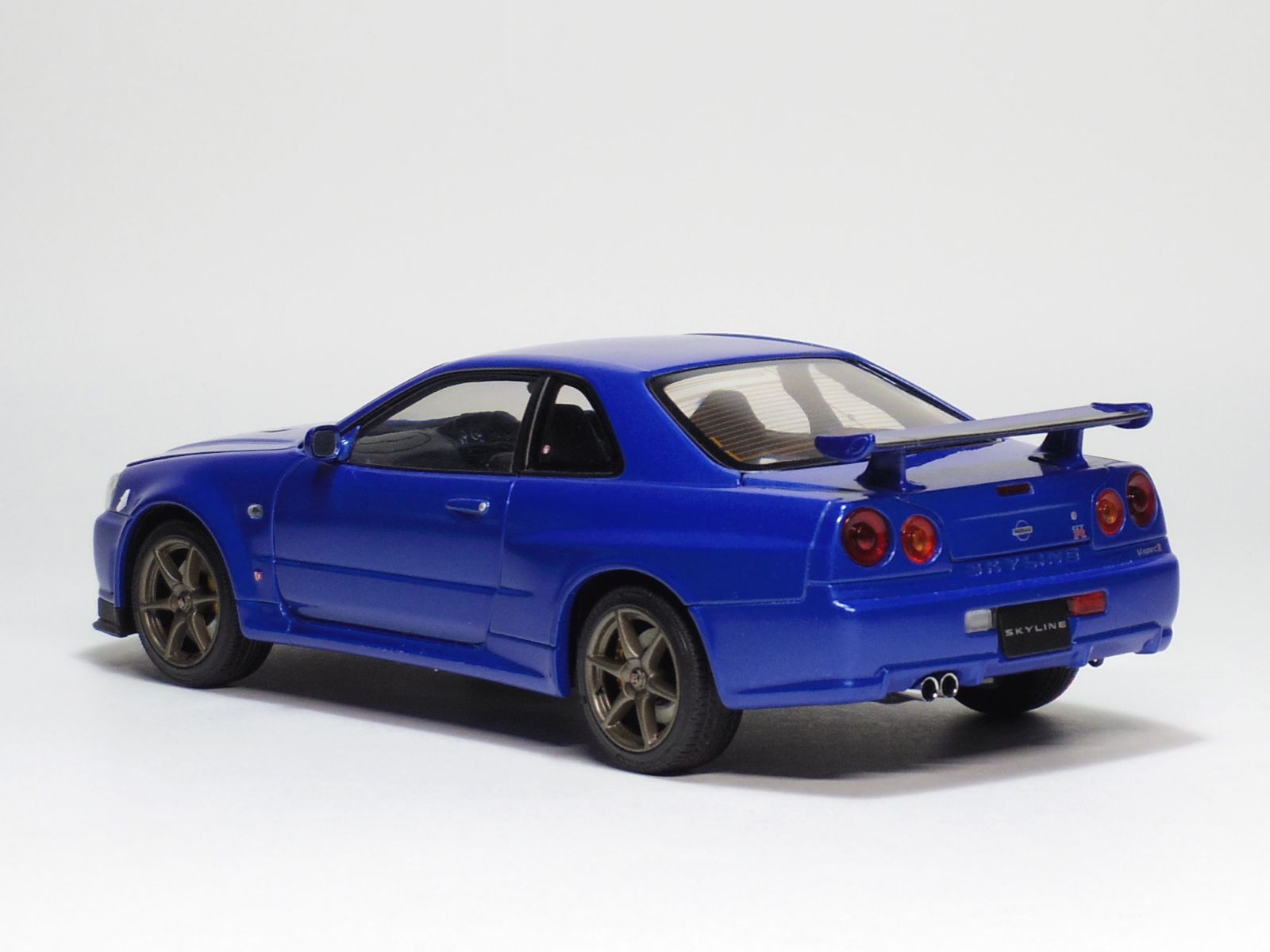 EBBRO 日産スカイラインGT-R R34 V-SPECⅡ 1/24 1/24 EBBRO NISSAN