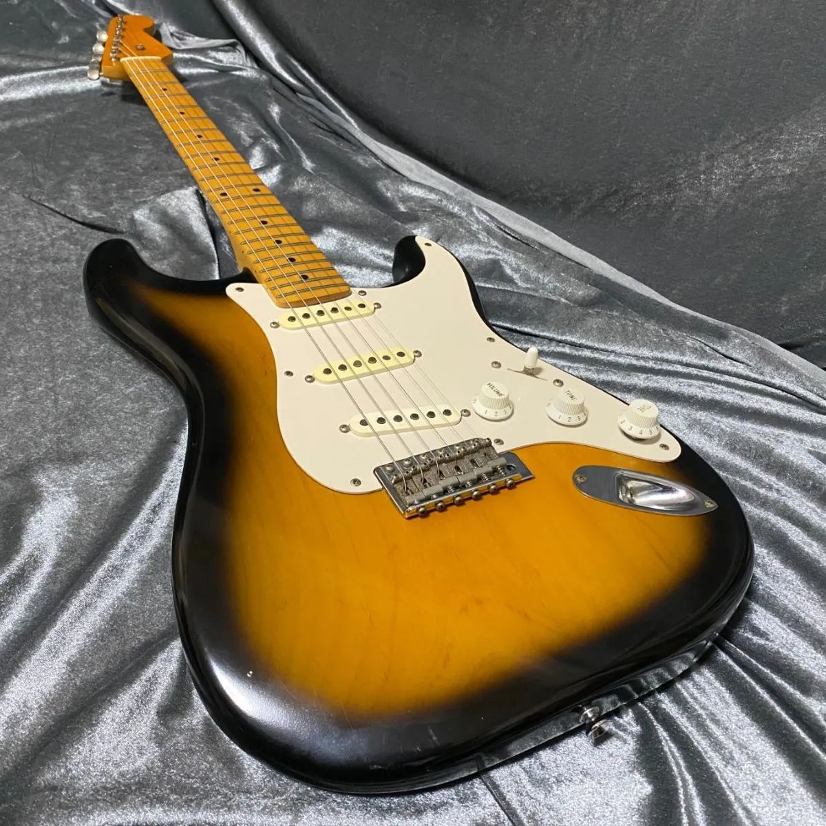 ラッカートップ EDWARDS E-SE-93M/LT セイモアダンカンPU搭載