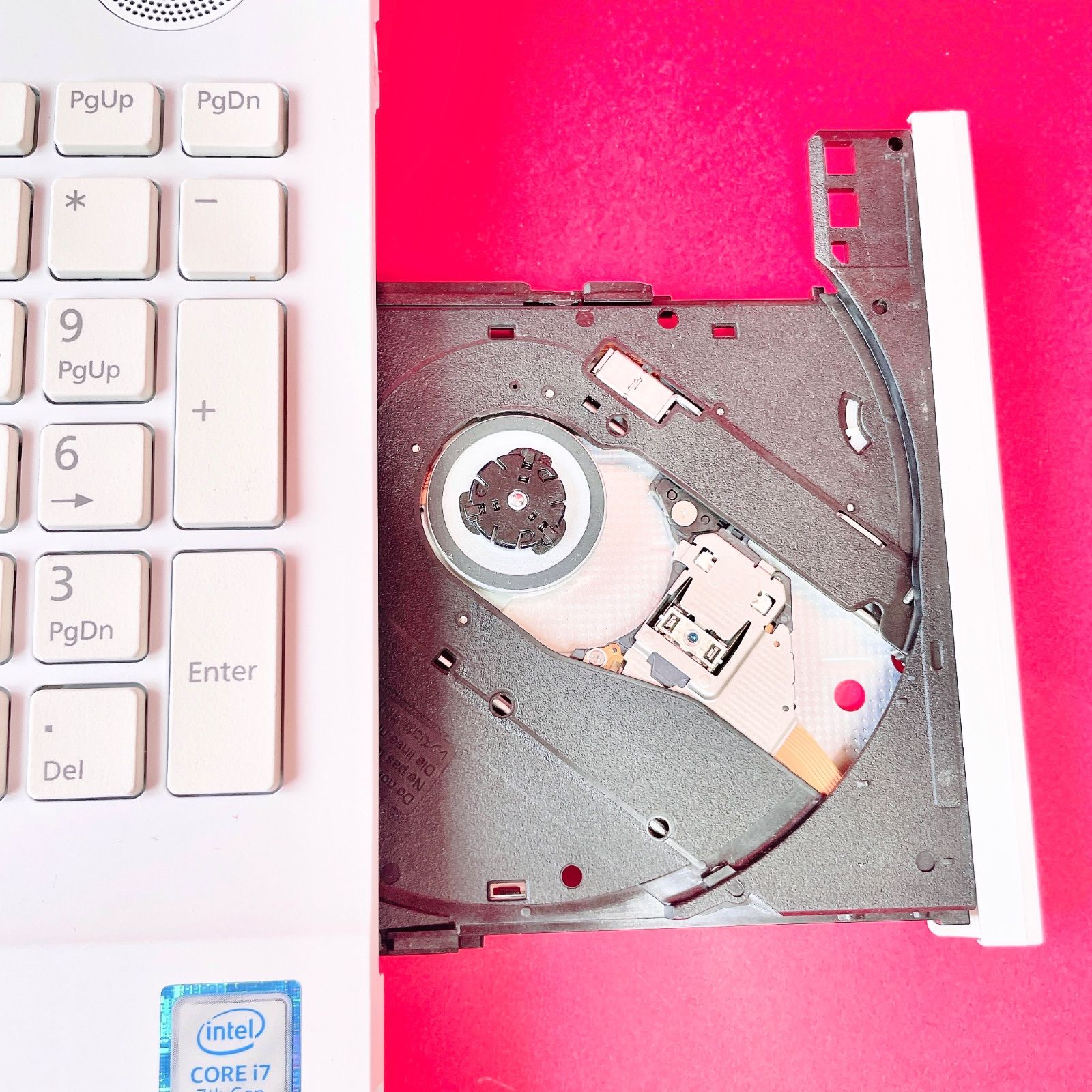 高性能Corei7✨️薄型ノートパソコン✨️動作良好 大容量SSD512GB