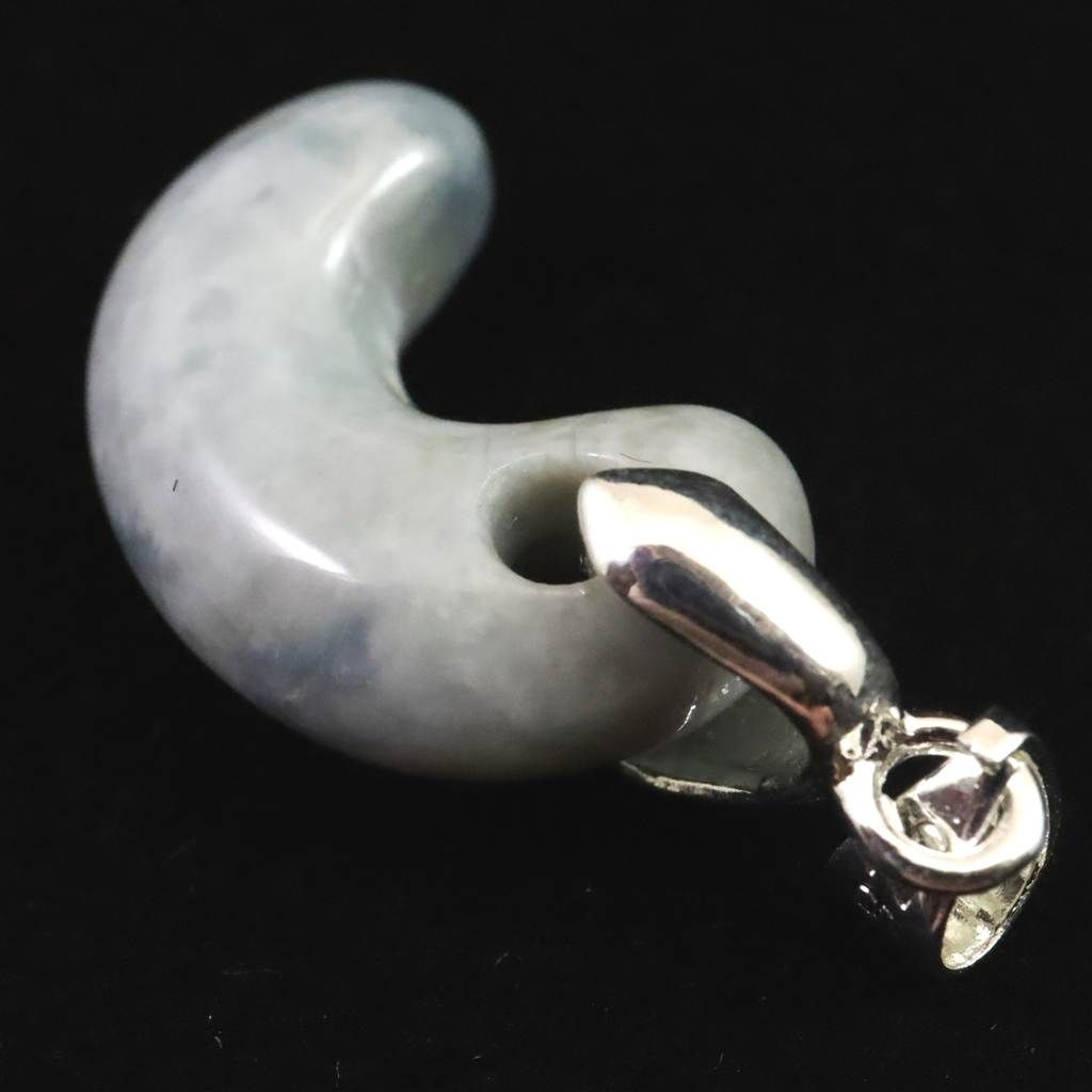 節約 糸魚川翡翠 ヒスイ 小滝産 薄青 19mm勾玉 ペンダントトップ