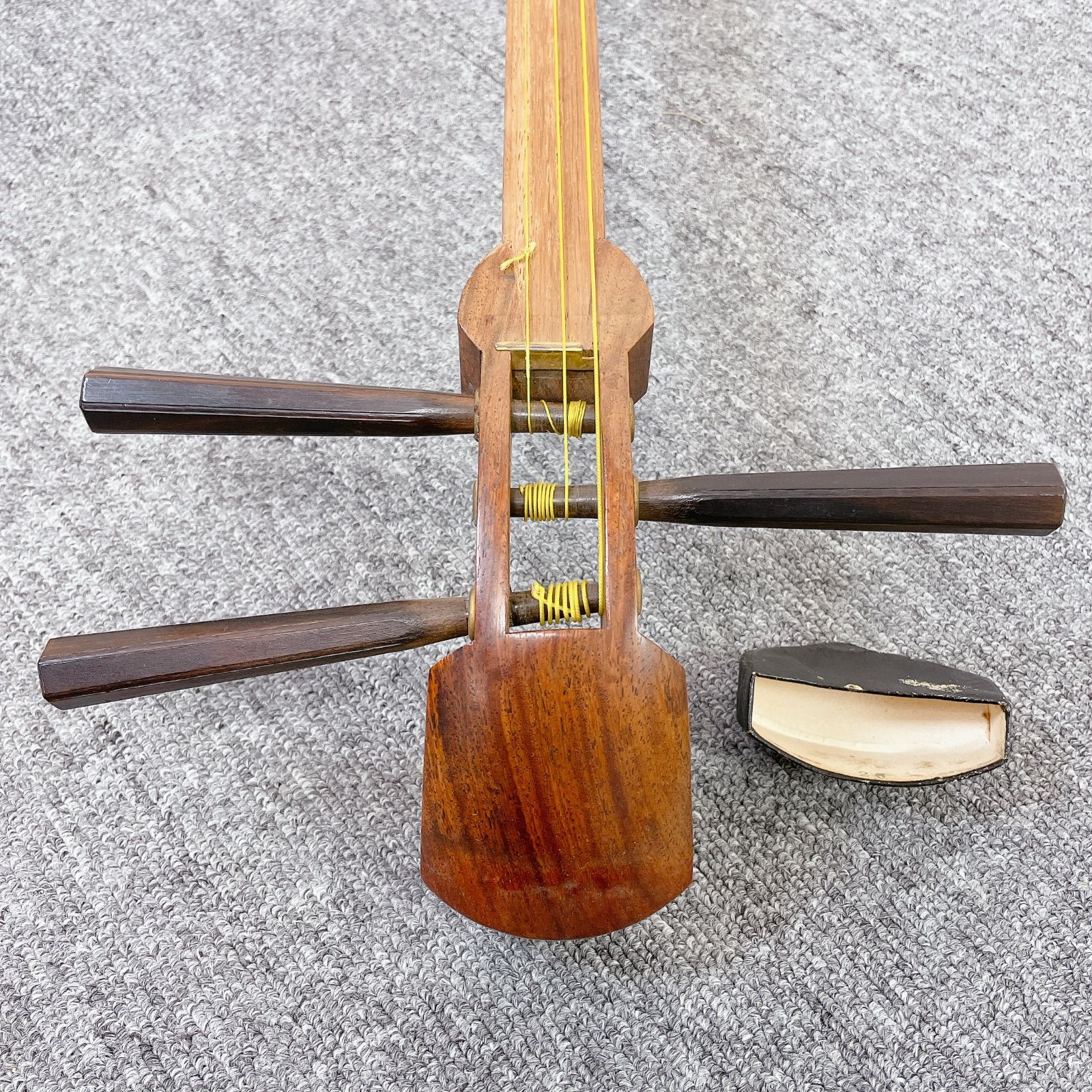 三味線 花梨 平溝 中棹 犬皮 丸打胴 和楽器 バチ 撥 - メルカリ