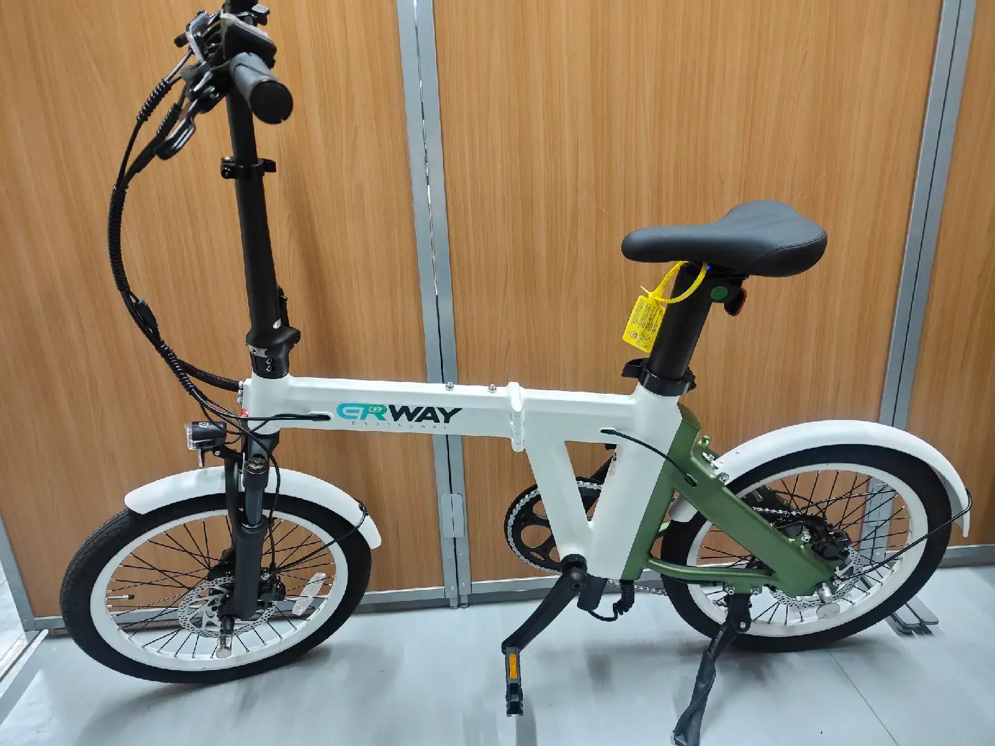 歳末SALE開催中！】折りたたみ電動アシスト自転車 ERWAYA02 ホワイト