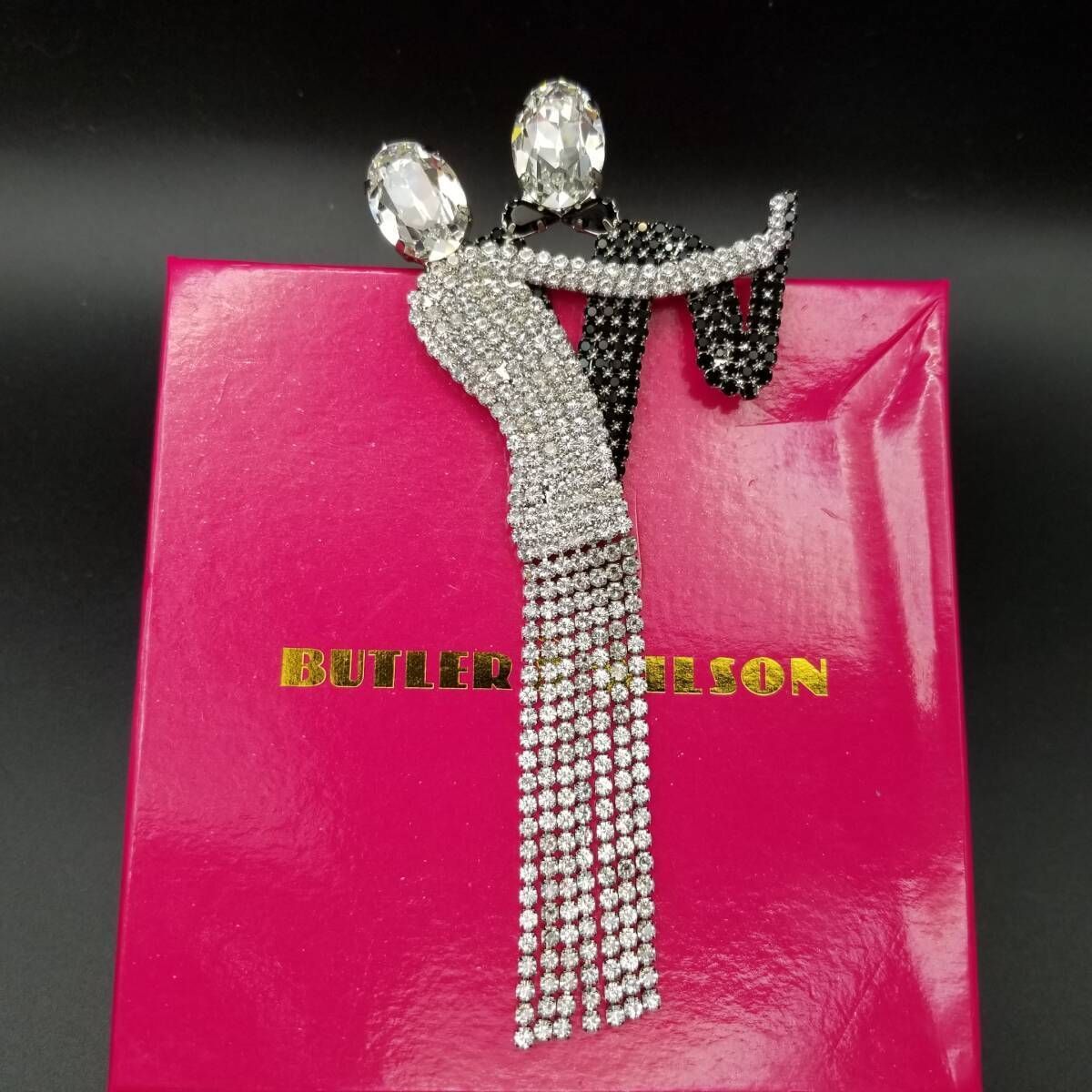 Butler & Wilson 英国 ダンスをする男女 ラインストーン ブローチ 小売