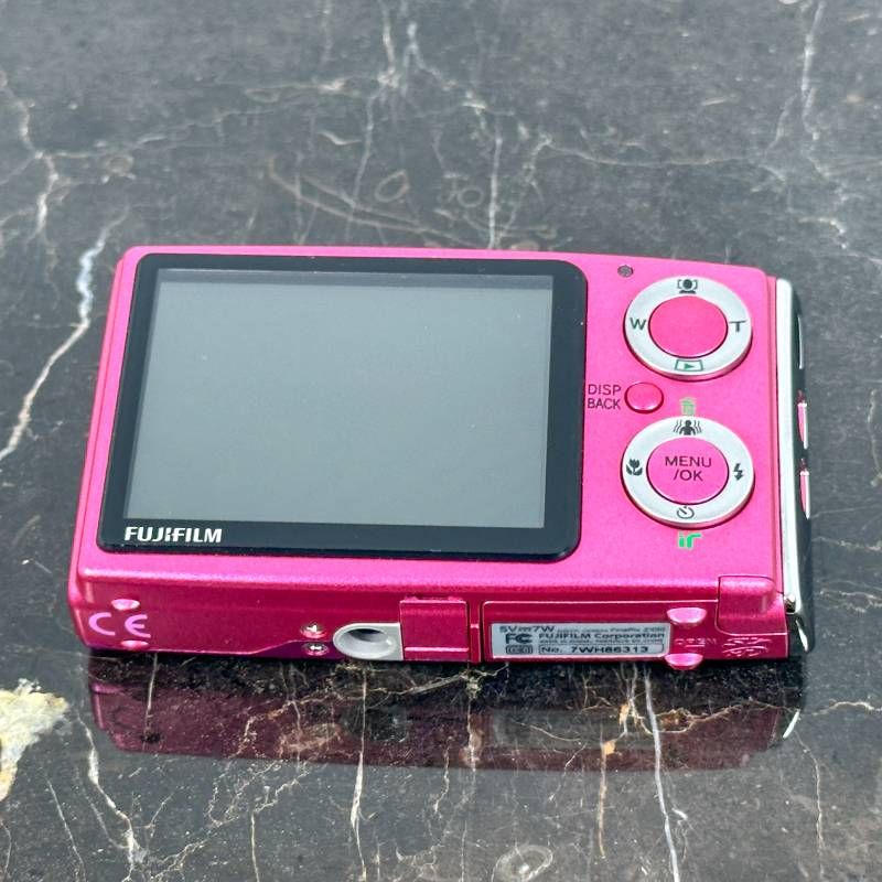 美品】FUJIFILM FinePix Z10fd ピンク 724万画素 人気 光学3倍ズーム