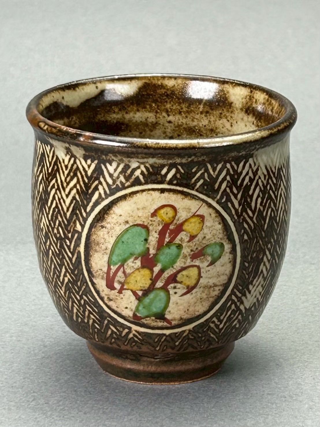 メル65811 人間国宝 島岡達三作 象嵌 赤絵 ぐい呑 共箱 略歴付 メル