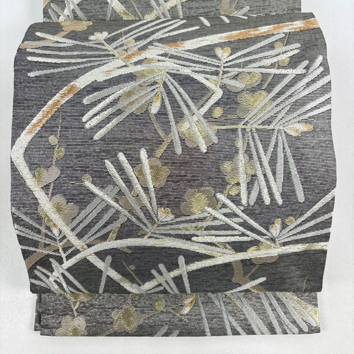 美品】 袋帯 名品 若松 枝梅 箔 黒灰 六通 正絹 【中古】 - メルカリ