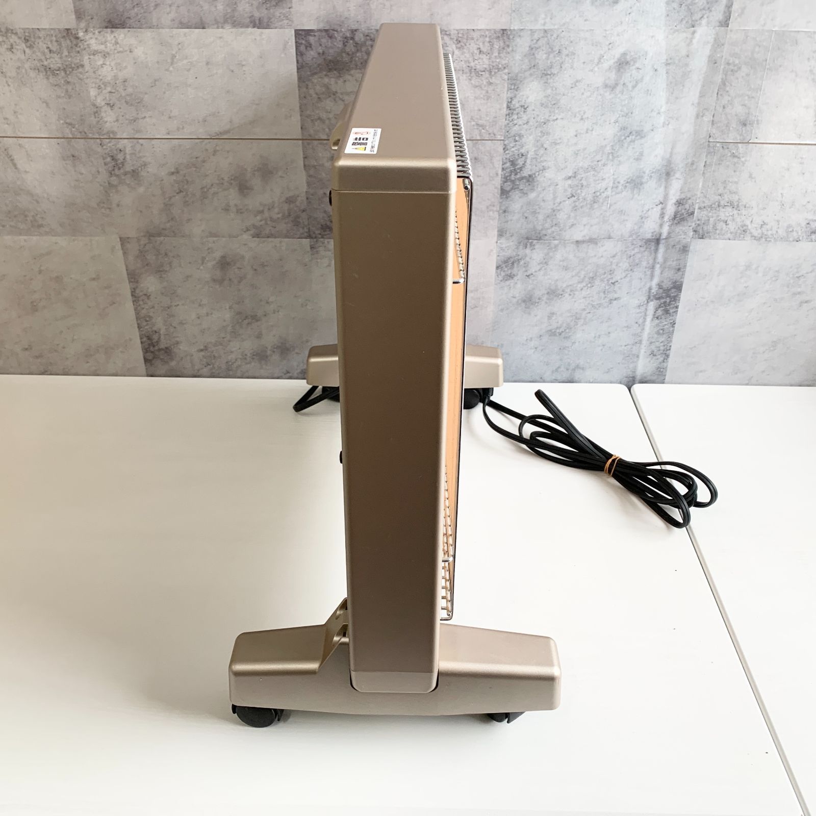 サンルミエ キュート 遠赤外線ヒーター E800LS 暖房機器 日本製 - メルカリ