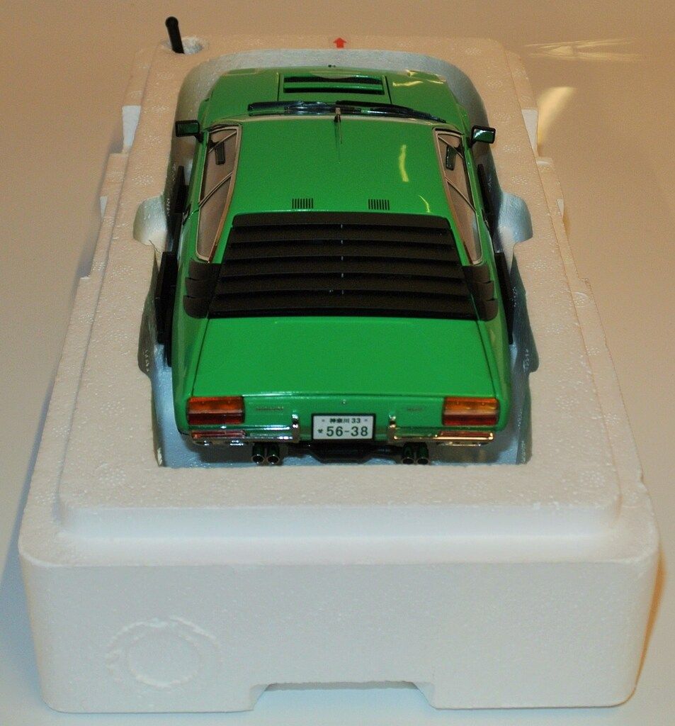 京商 1/18 サーキットの狼 LAMBORGHINI URACCO P250 LIGHT GREEN