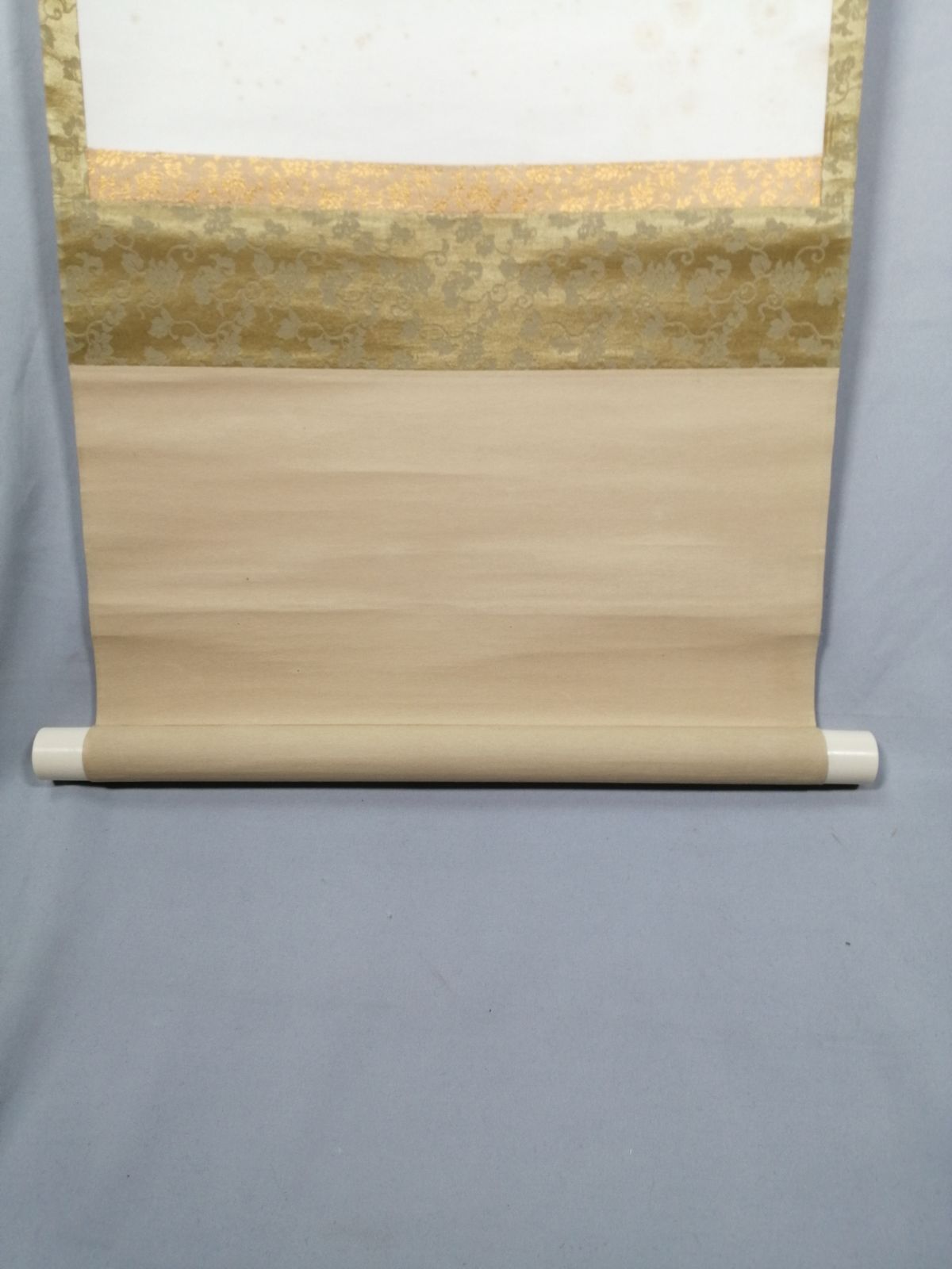 茶道具】表千家 堀内宗完筆 『爐頭無賓主』一行 茶掛 掛軸 軸C173