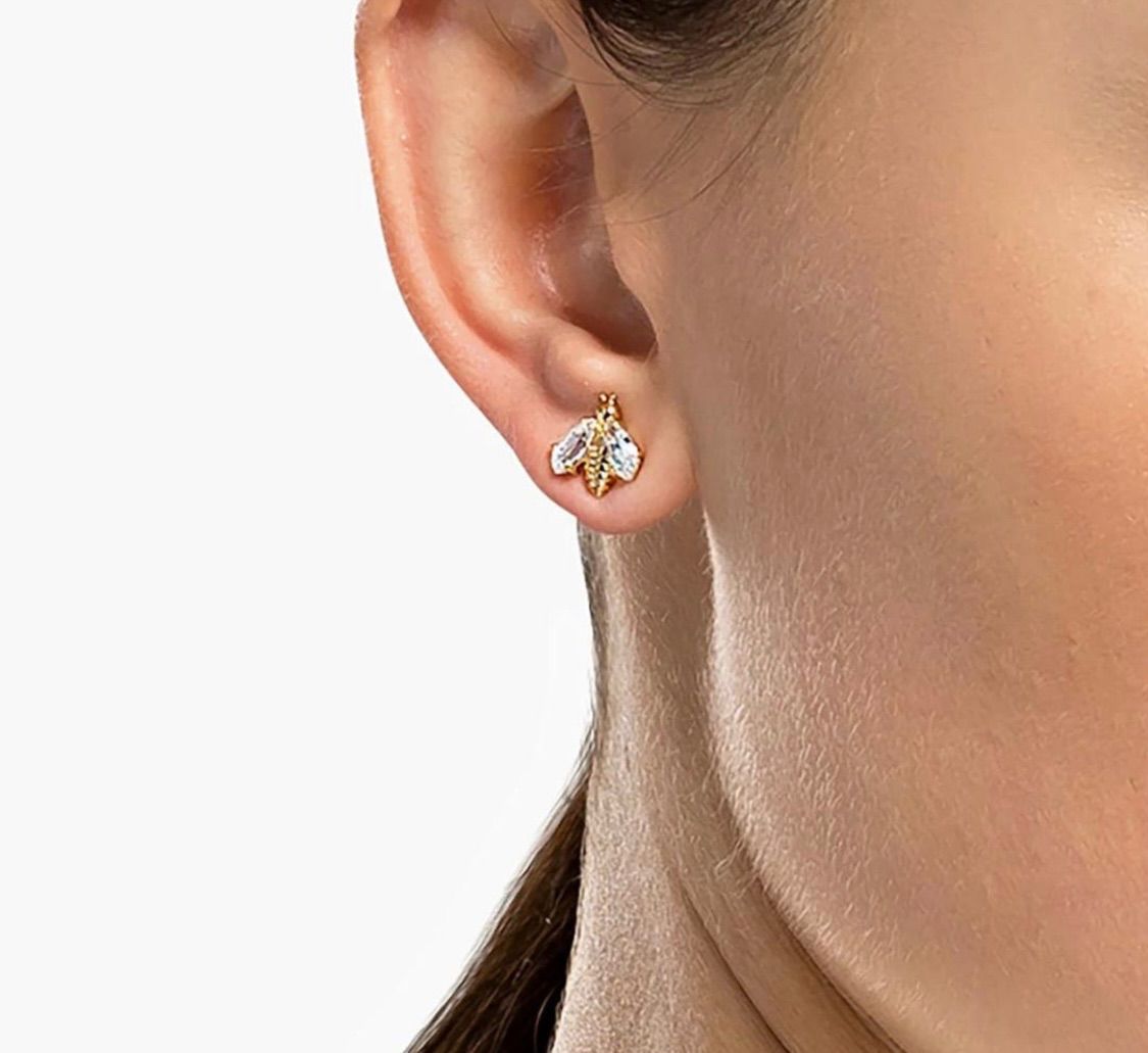 スワロフスキー Swarovski Eternal Flower Bee ピアス - メルカリ