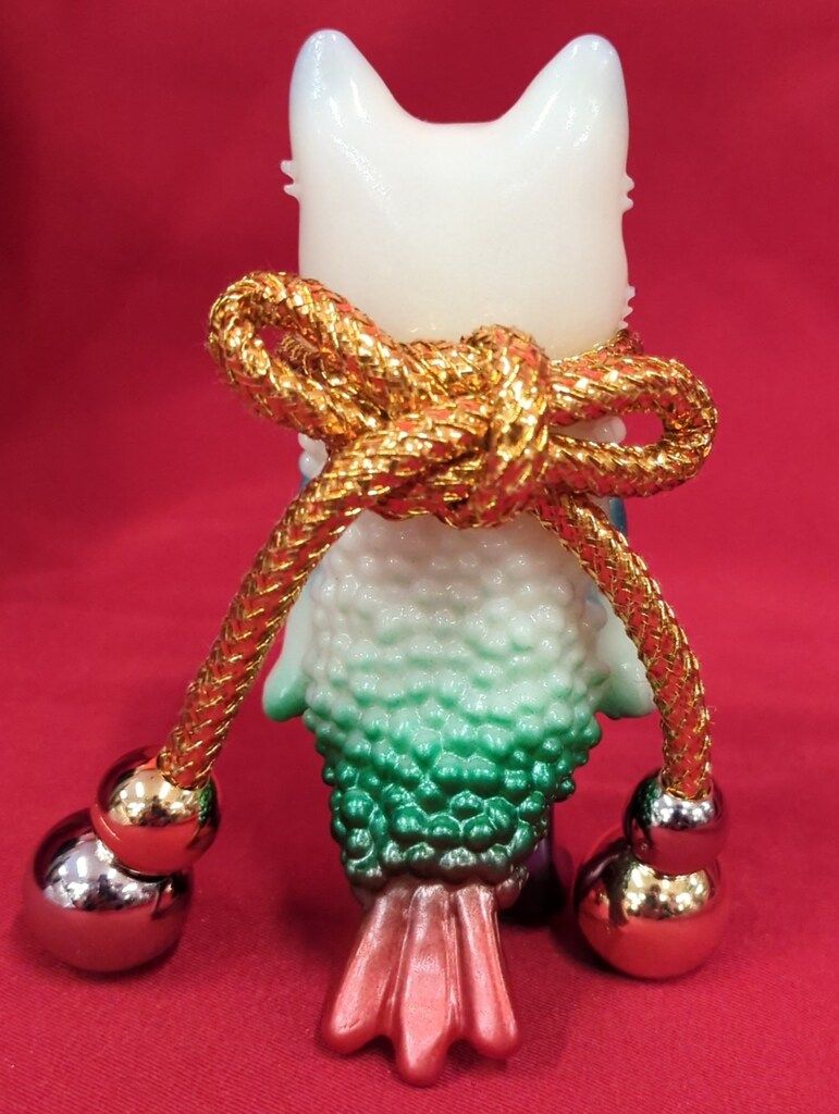 えびねこ よろず雑貨えびねこ屋ソフビ 蓄光成型 足紫 マフラー金