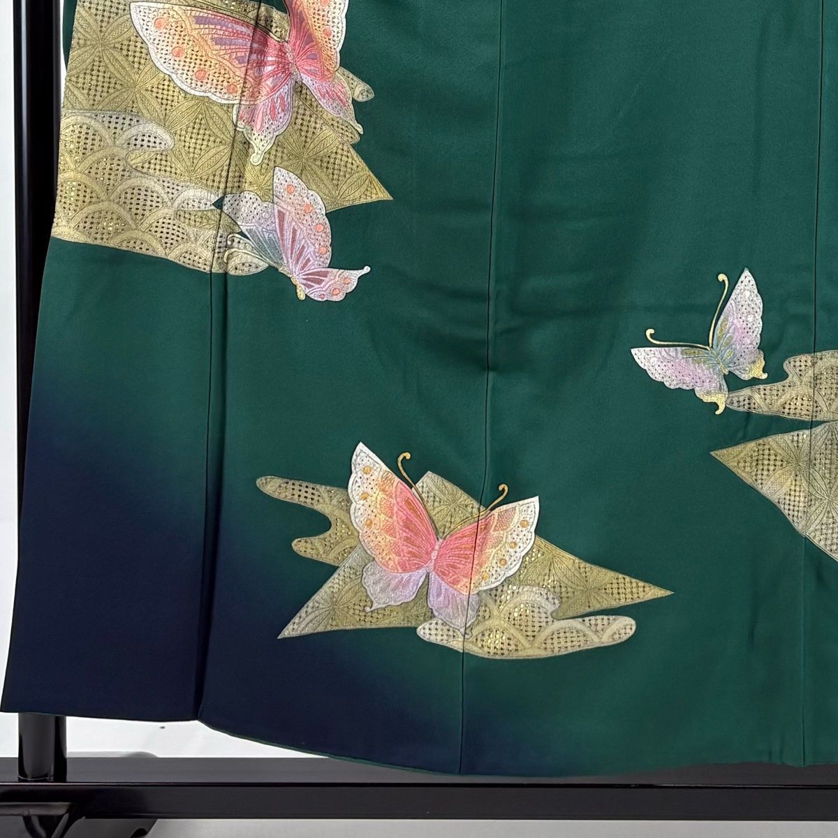 振袖 身丈155cm 裄丈64.5cm M 袷 蝶 七宝 刺繍 金銀彩 緑 正絹 秀品