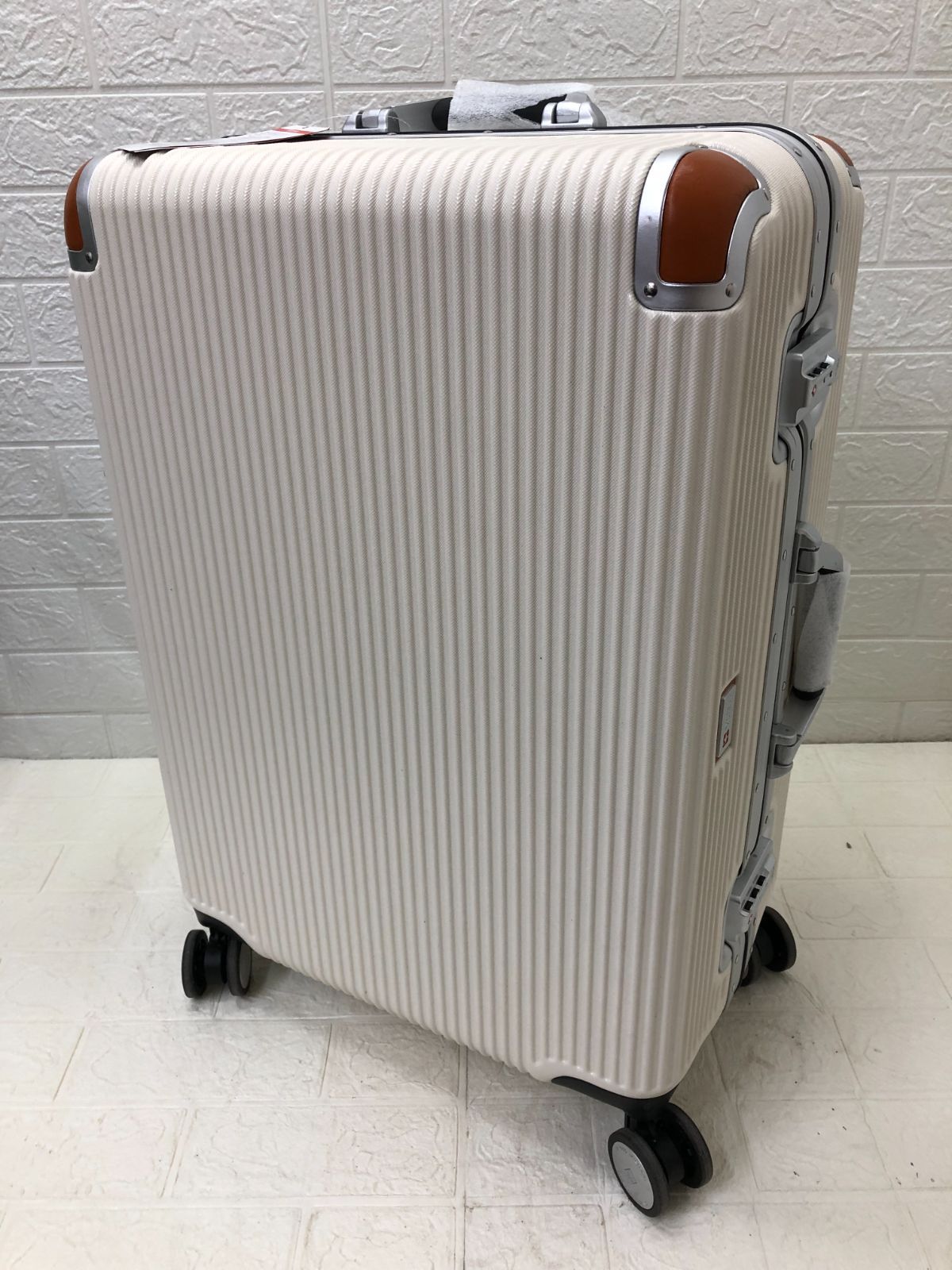 SWISS MILITARY スイスミリタリー プレミアム Cタイプ 64L SM-C624