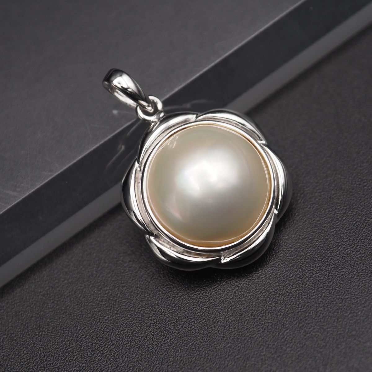 L218 マベパール 真珠 ペンダント トップ SILVER刻印 フラワー