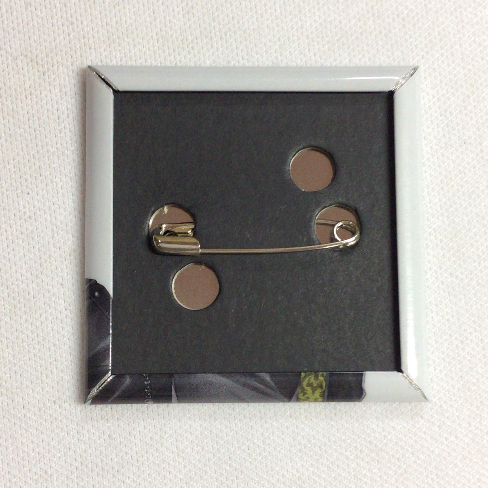 ブラックスター ソテツ 1周年 特典 スクエア 缶バッジ - メルカリ