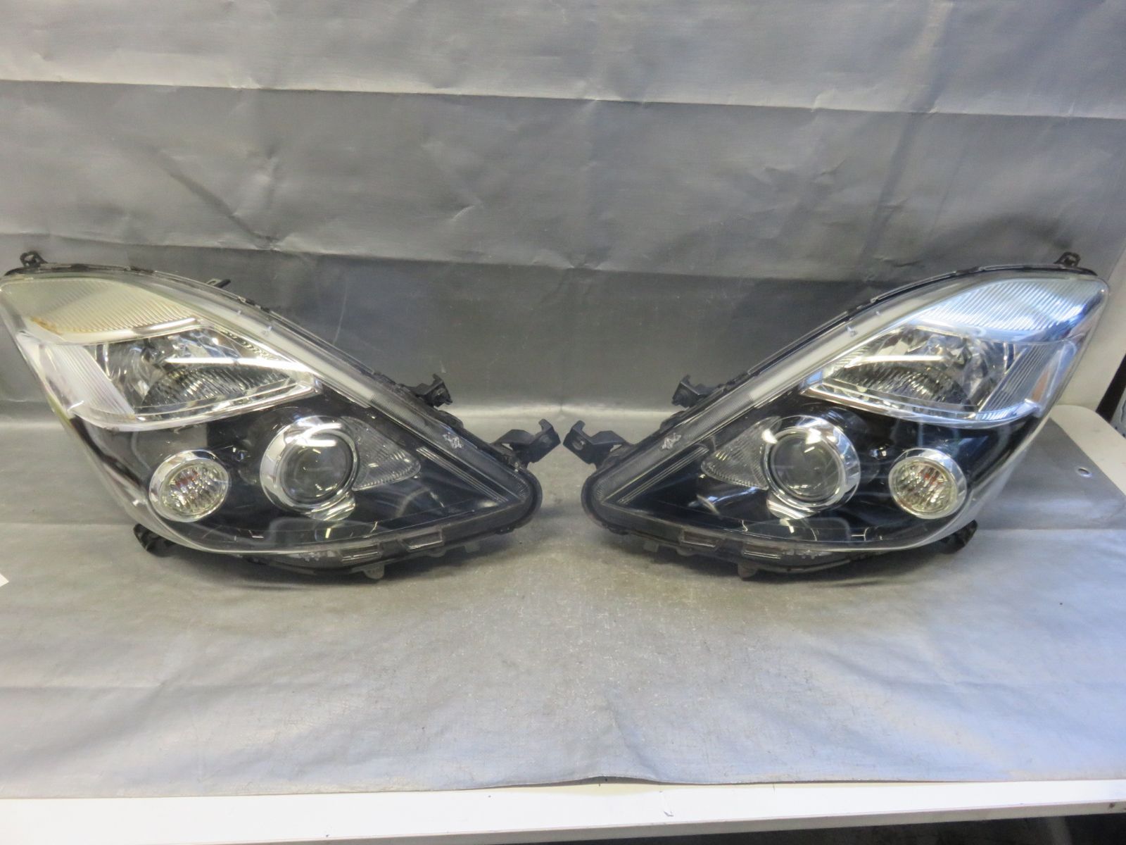 ☆STD8716/点灯OK トヨタ ZGM10W ZGM11W アイシス プラタナ 純正 HID