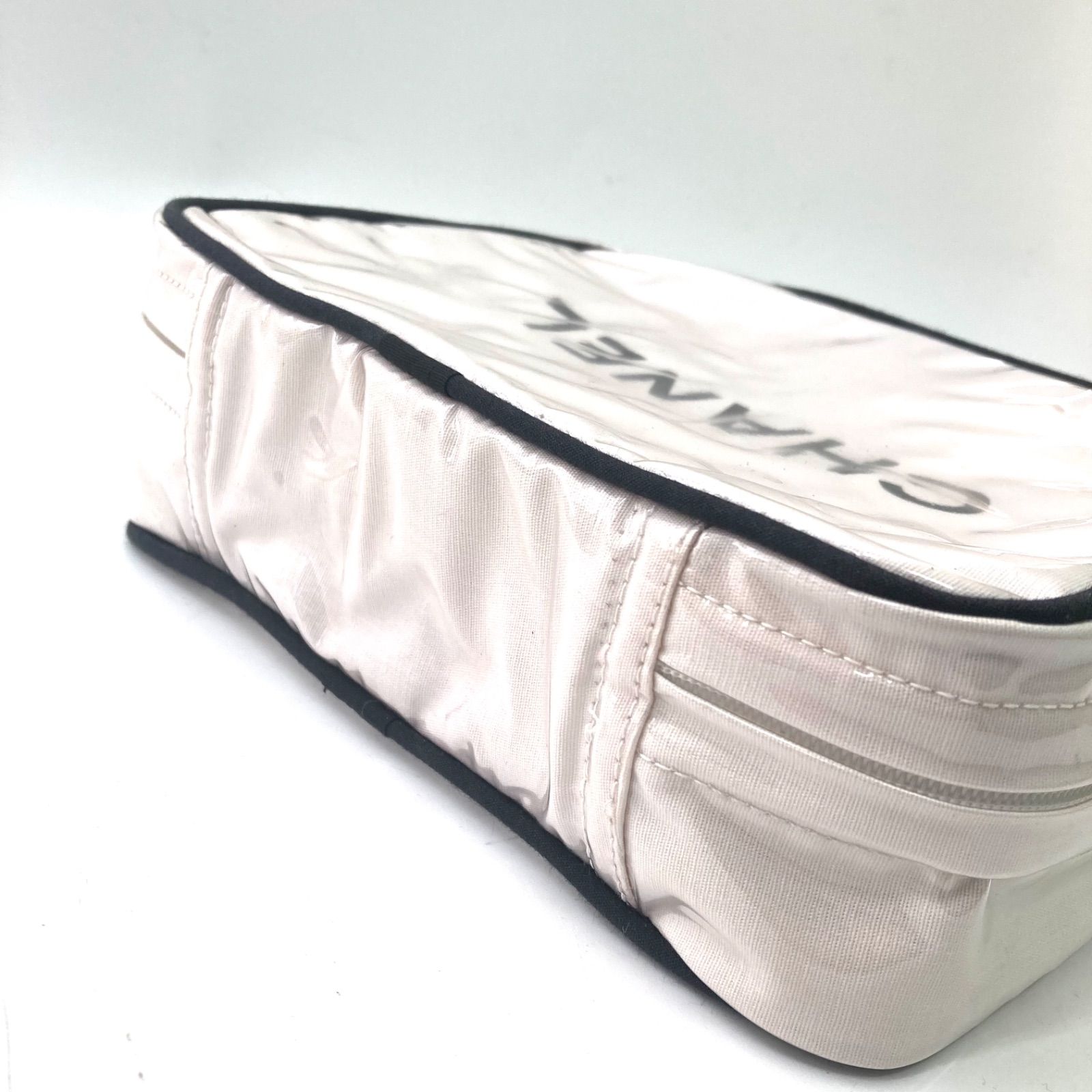 CHANEL】シャネル ノベルティ ポーチ 化粧品入れ ホワイト 箱付き