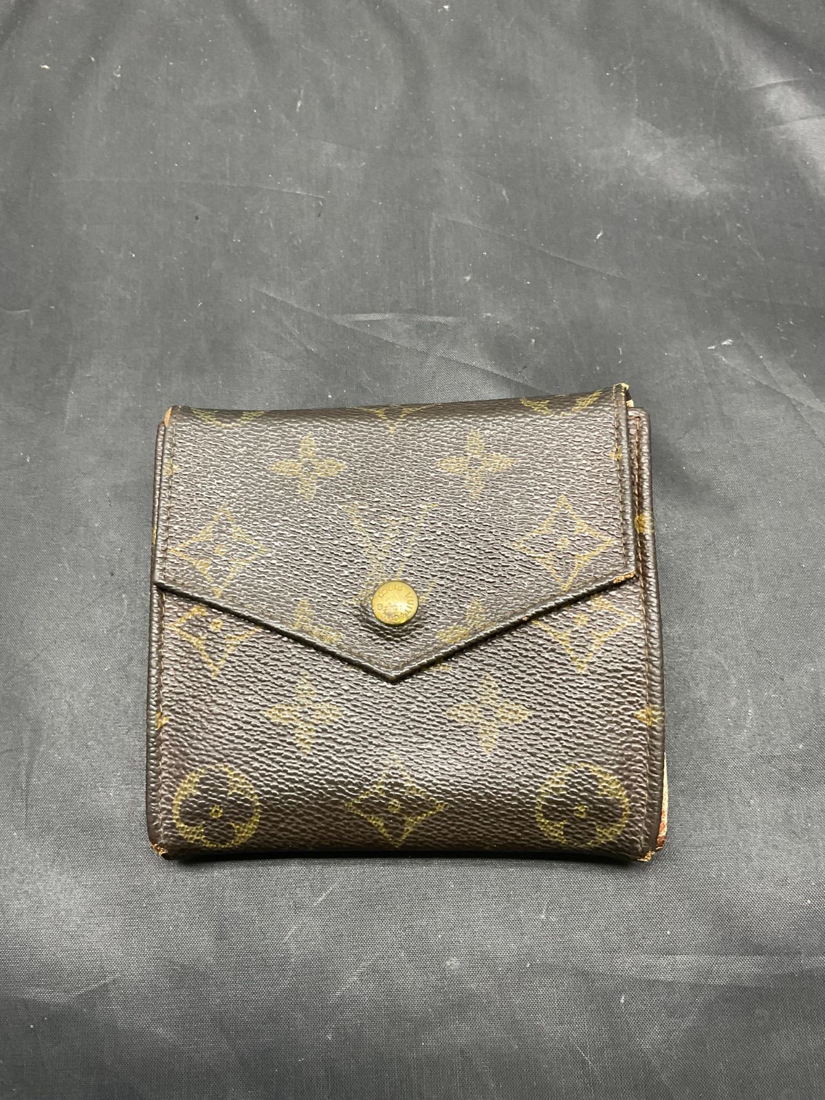ルイヴィトン モノグラム 二つ折り財布 wホック コンパクトでスリム
