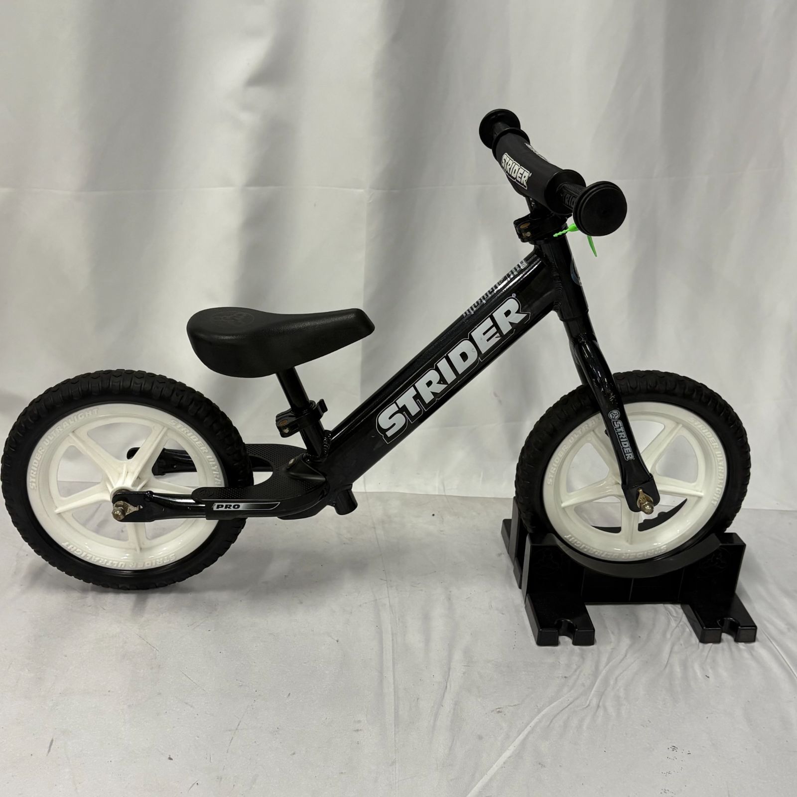 STRIDER スポーツ バランスバイク ブラック 12インチ 楽天市場】【楽天