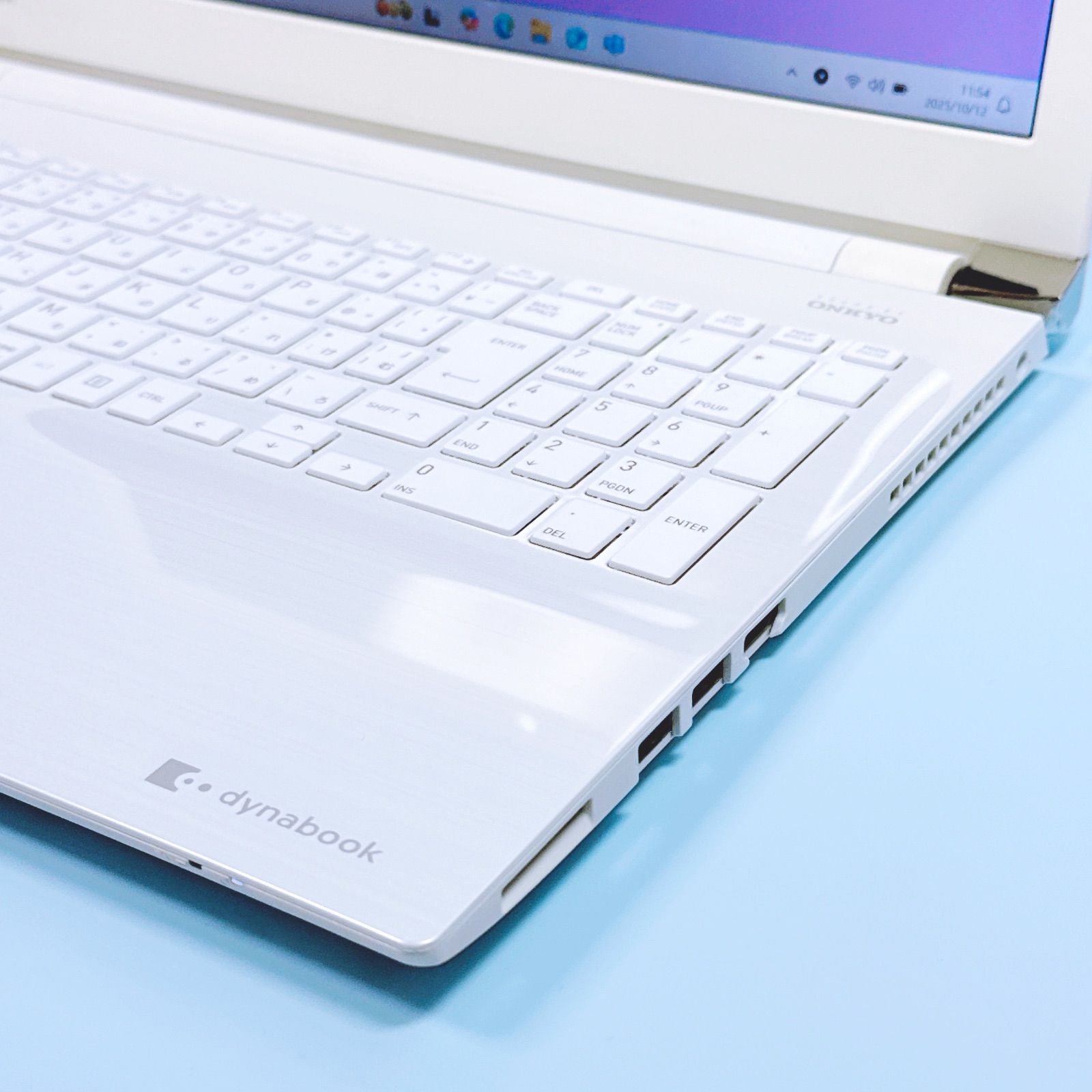 美品✨Windows11✨新品爆速SSDノートパソコン白✨カメラ/Blu-ray