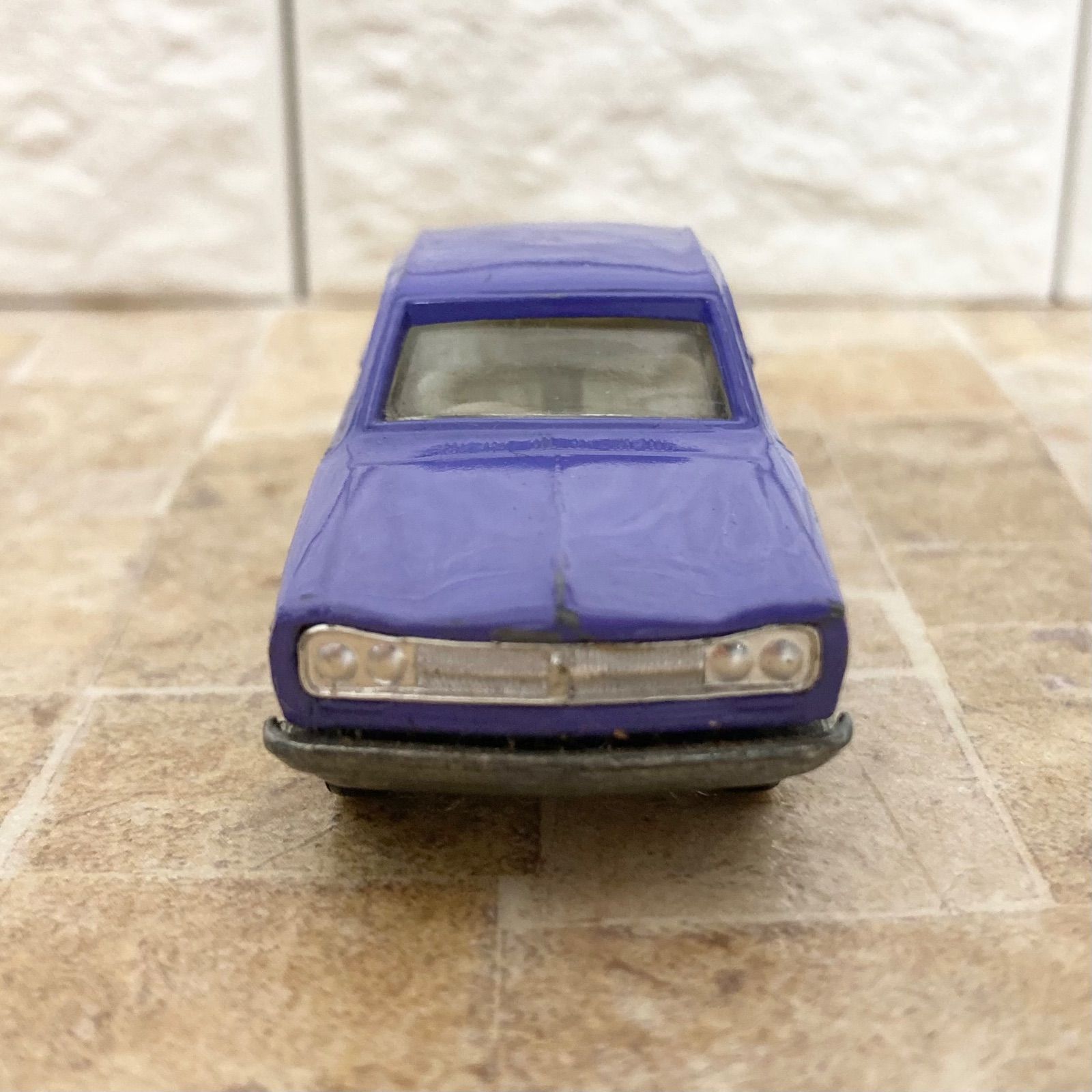 トミカ黒箱、No.21、スカイライン1d ホイール、紫 トミカ 日本製 No.21