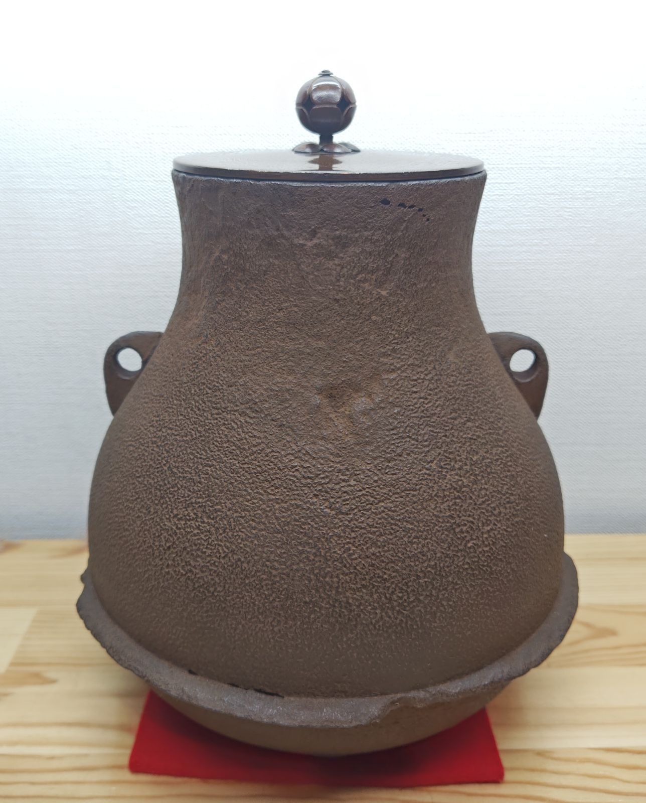 送料込【逢絢亭】茶道具 釜 筒釜 糸目模様 釜師 高橋敬典 共箱入り 逢