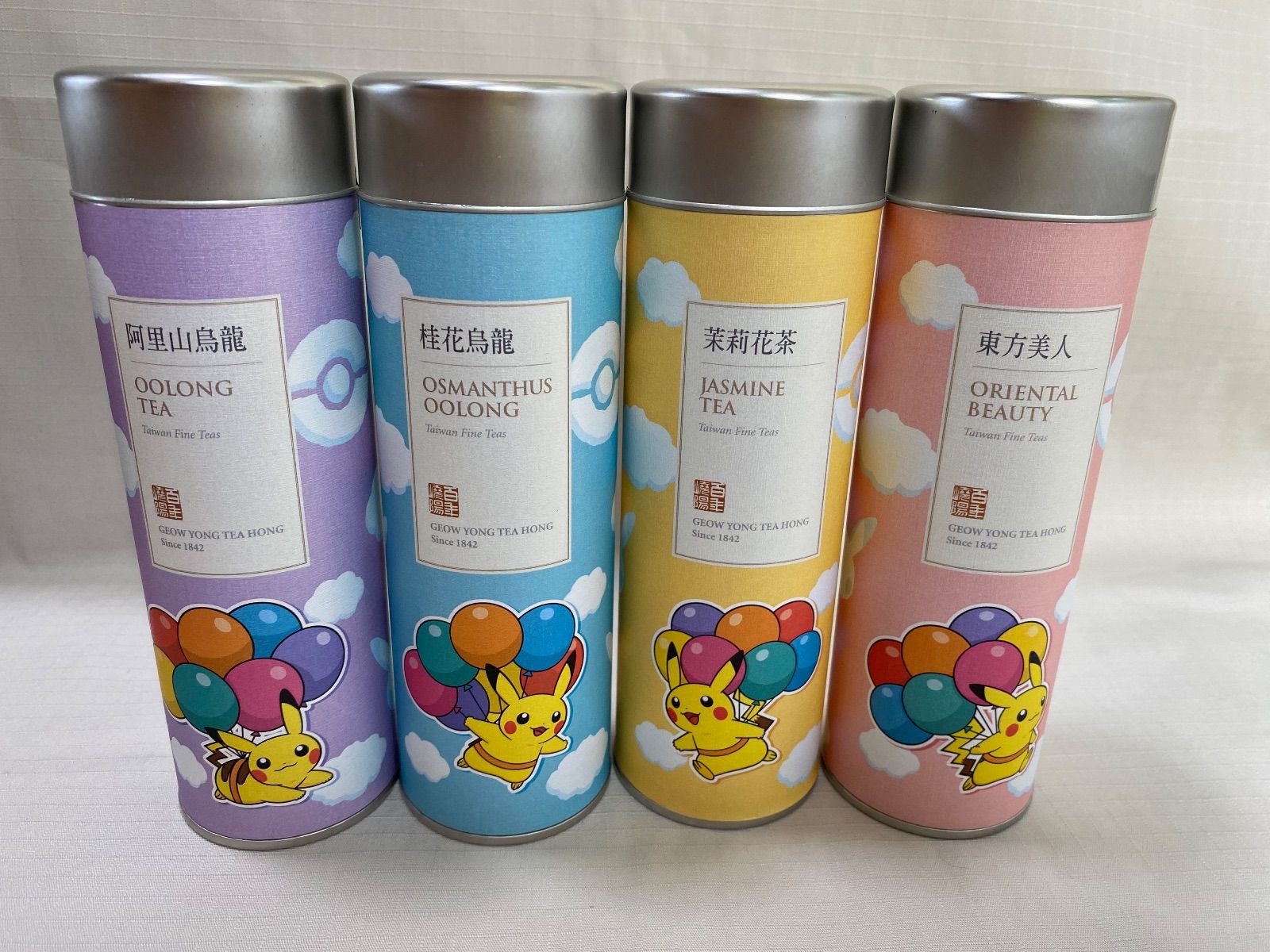 台湾限定】 ポケットモンスター 空とぶピカチュウ缶入り 台湾茶4種類