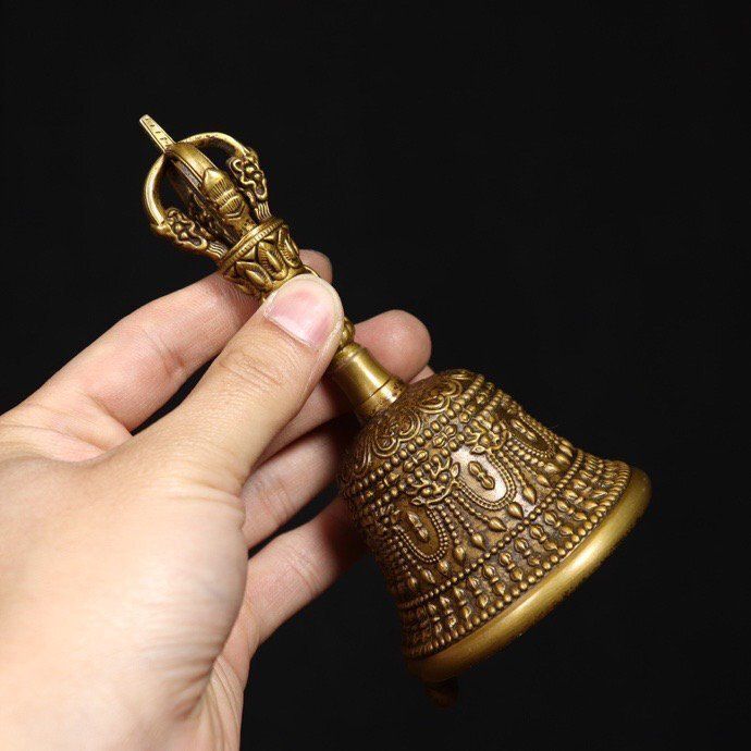 修縁堂】チベット密教 蓮の花の形の香炉を彫る 大きいサイズ 仏教法具