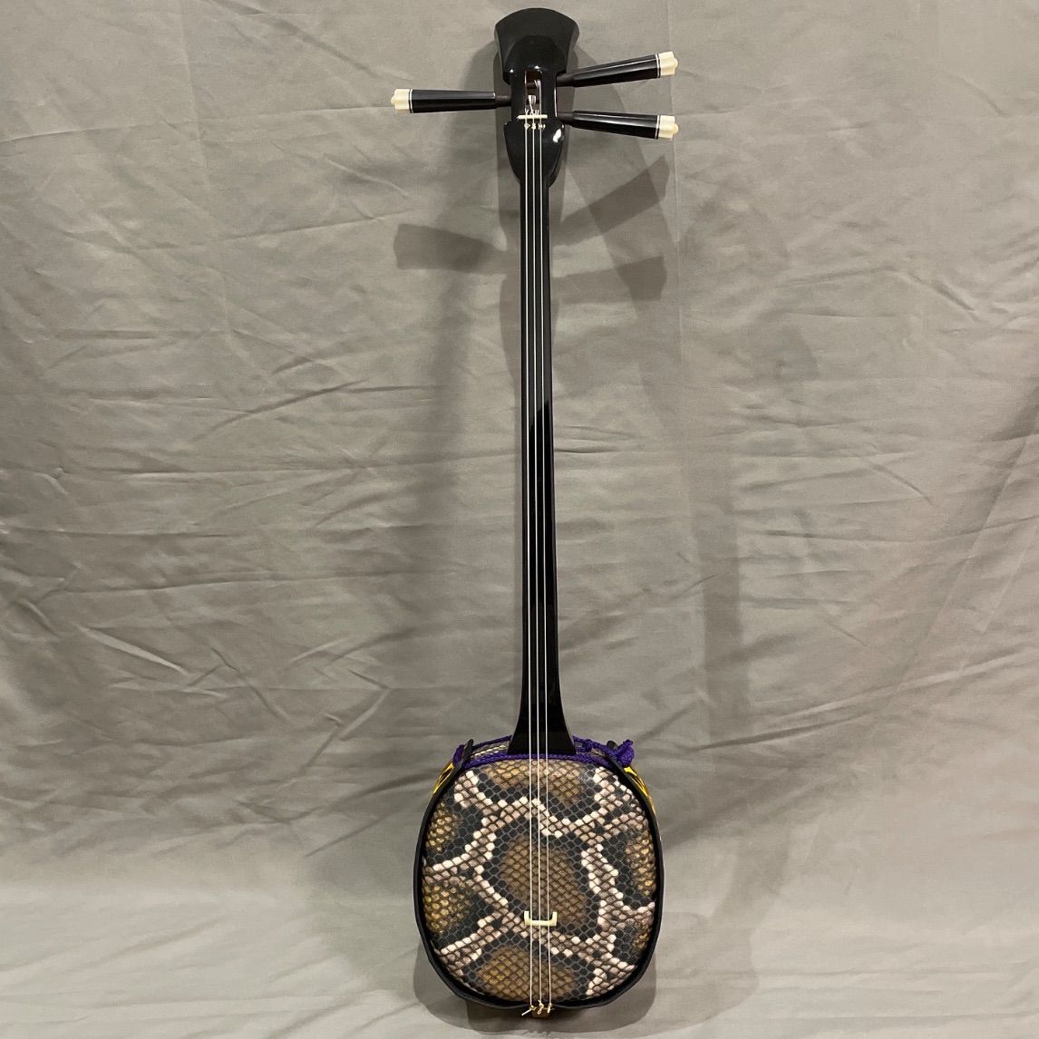 ミニ三線 木製 蛇皮模様 No.20】沖縄三線 人工皮〈蛇柄プリント・薄め〉