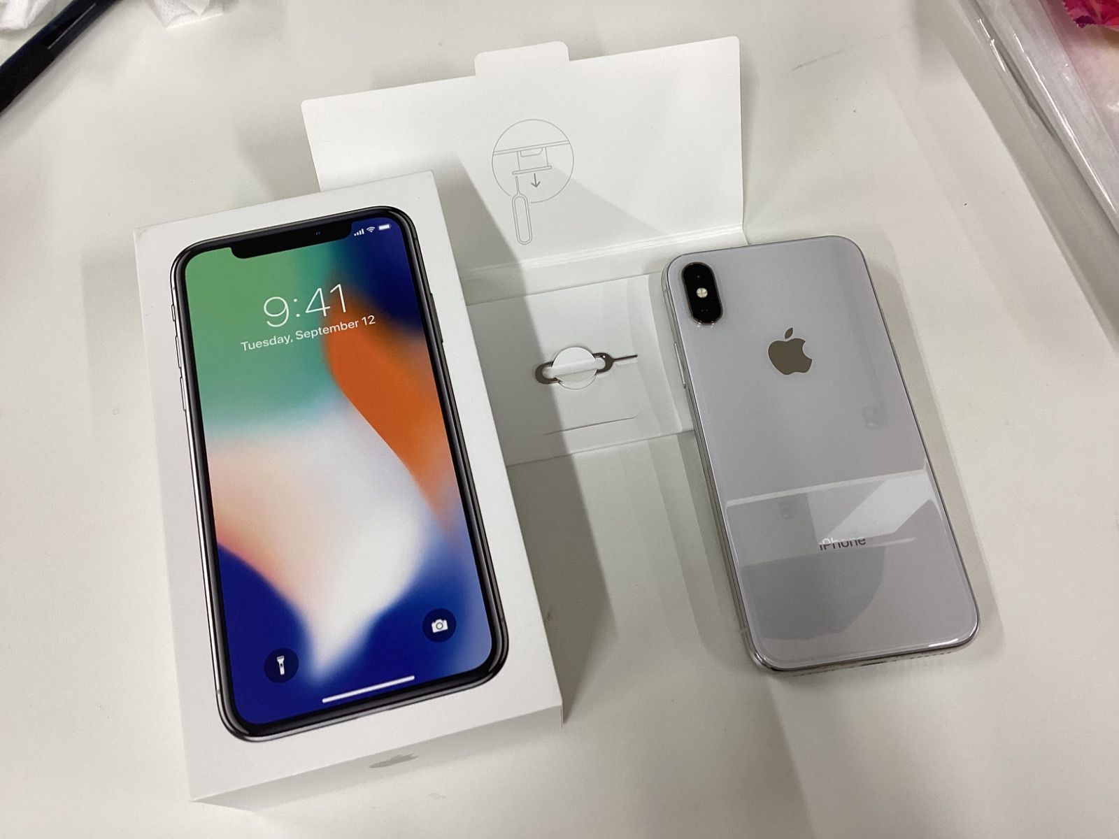 iPhoneX 256GB 背面にヒビあり 箱あり 初期化済み スペースグレイ