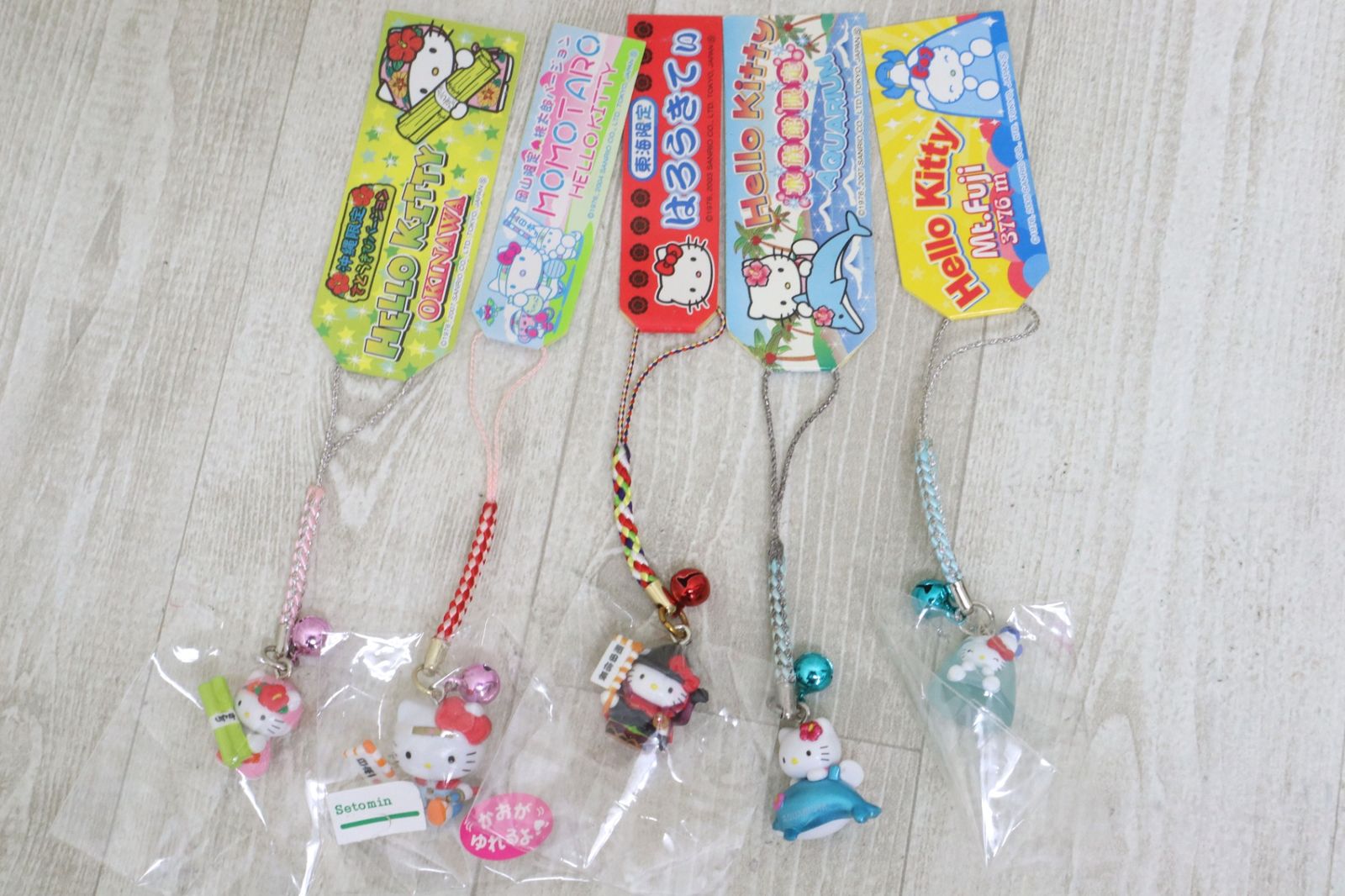 サンリオ ハローキティ ご当地 根付けストラップ キーホルダー