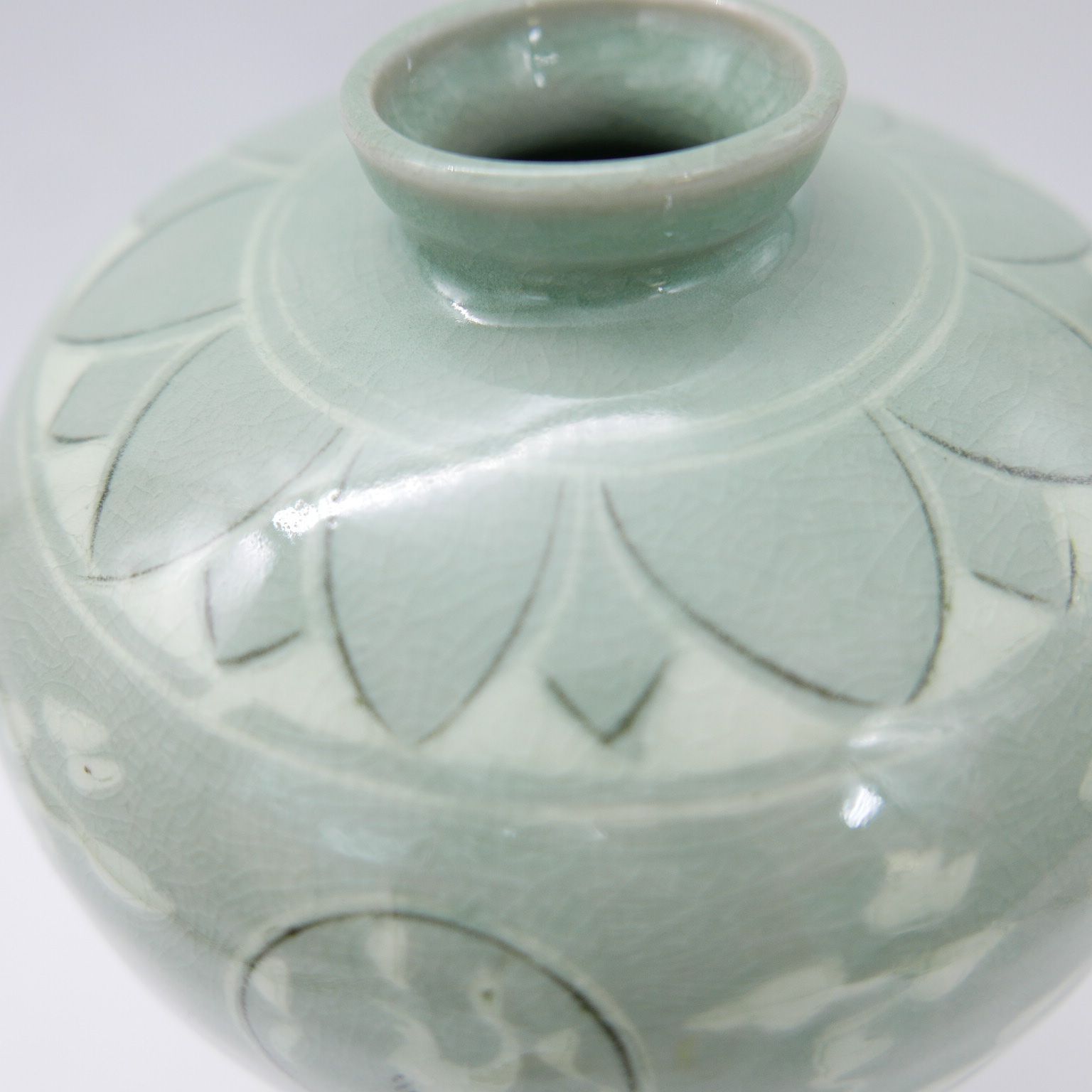 Q522 韓国清光伝統陶芸 金昌明造 雲鶴青磁花瓶/100