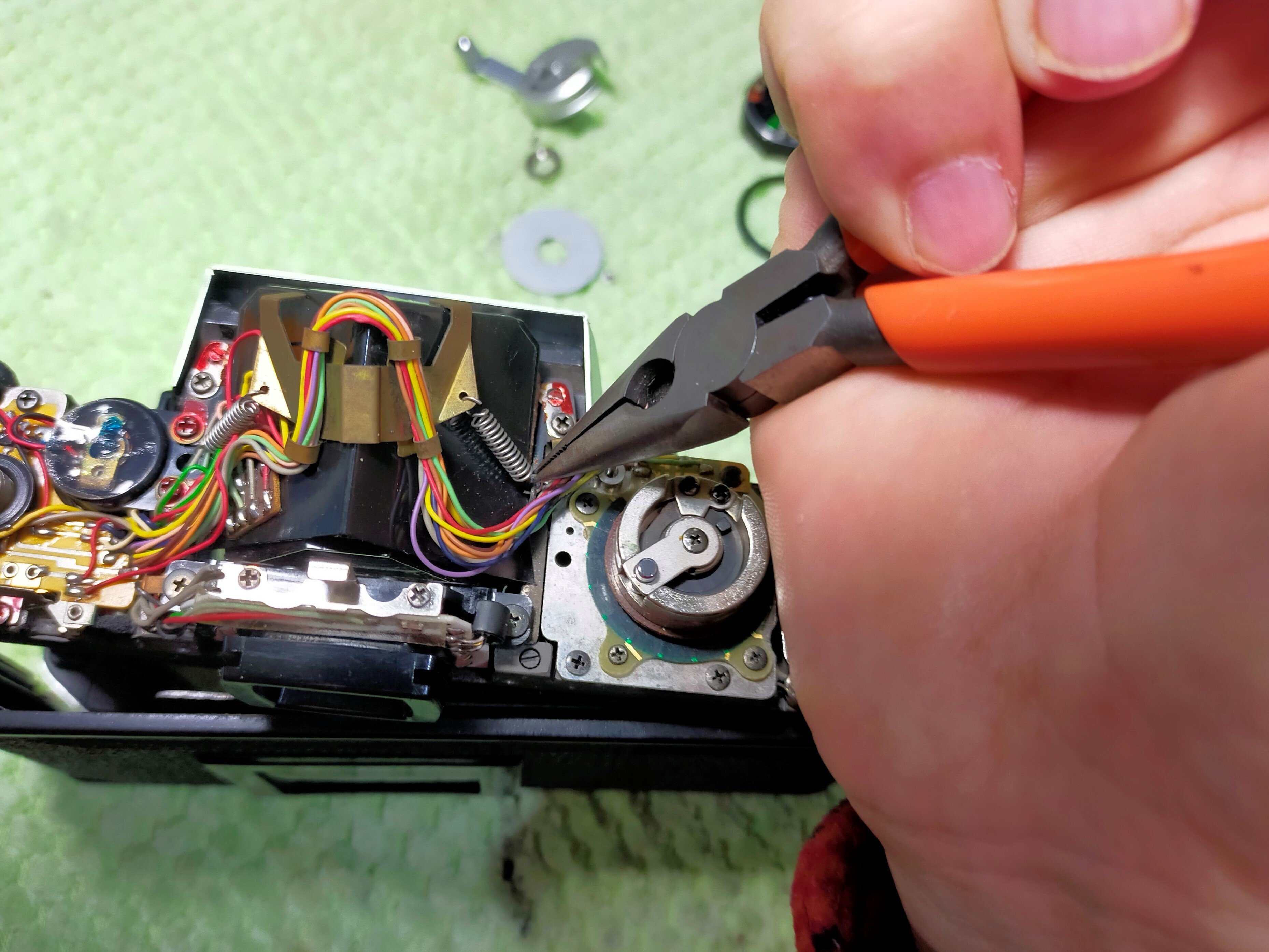 Pentax K2の分解｜フィルムカメラ修理のアクアカメラ