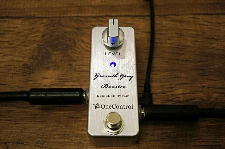 坂本夏樹さんによる、One Control LITTLE GREEN BOOSTERとGRANITH GREY