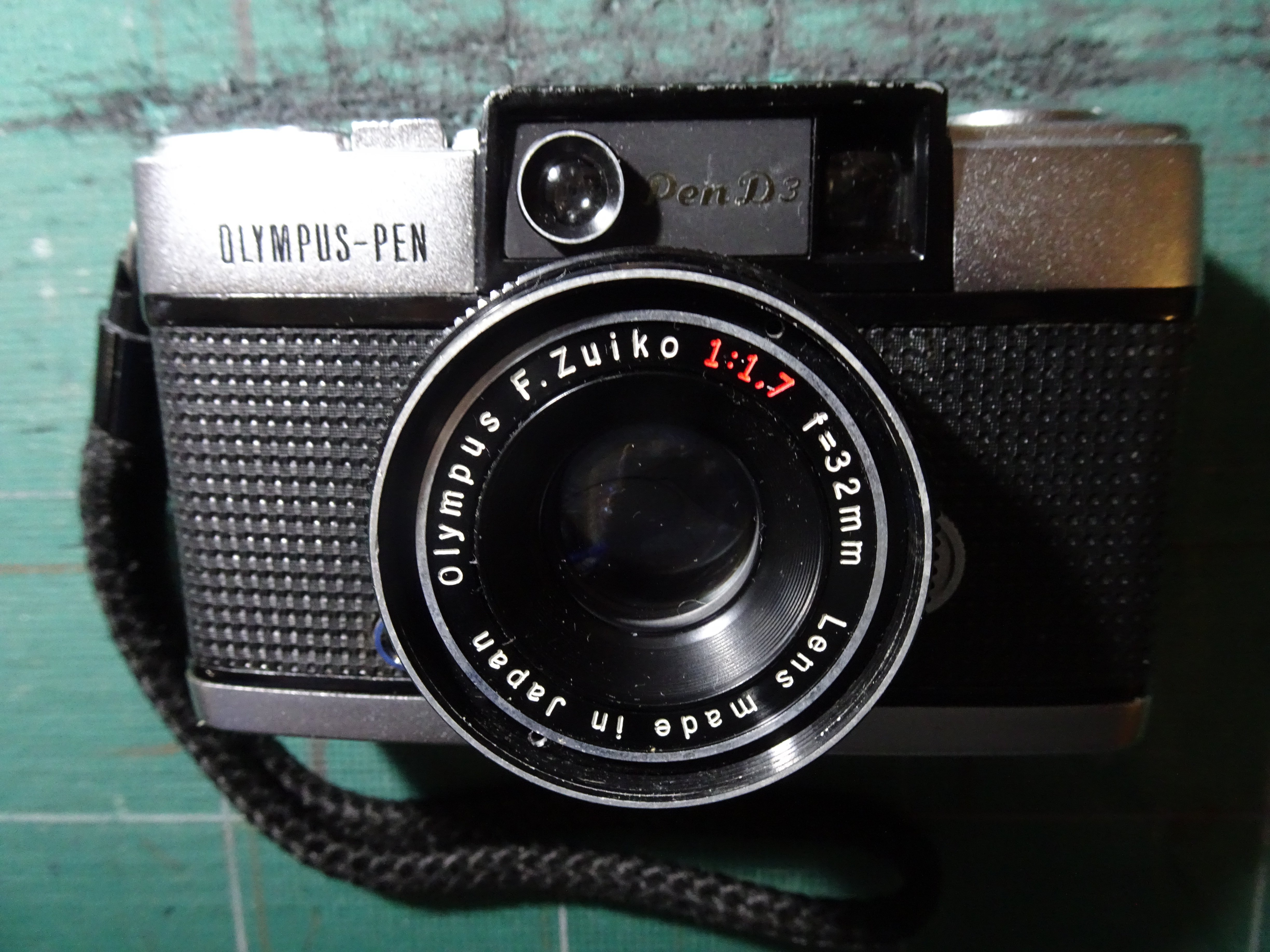 フィルム価格高騰にハーフ版カメラで抵抗。結局オリンパスペンD3を入手