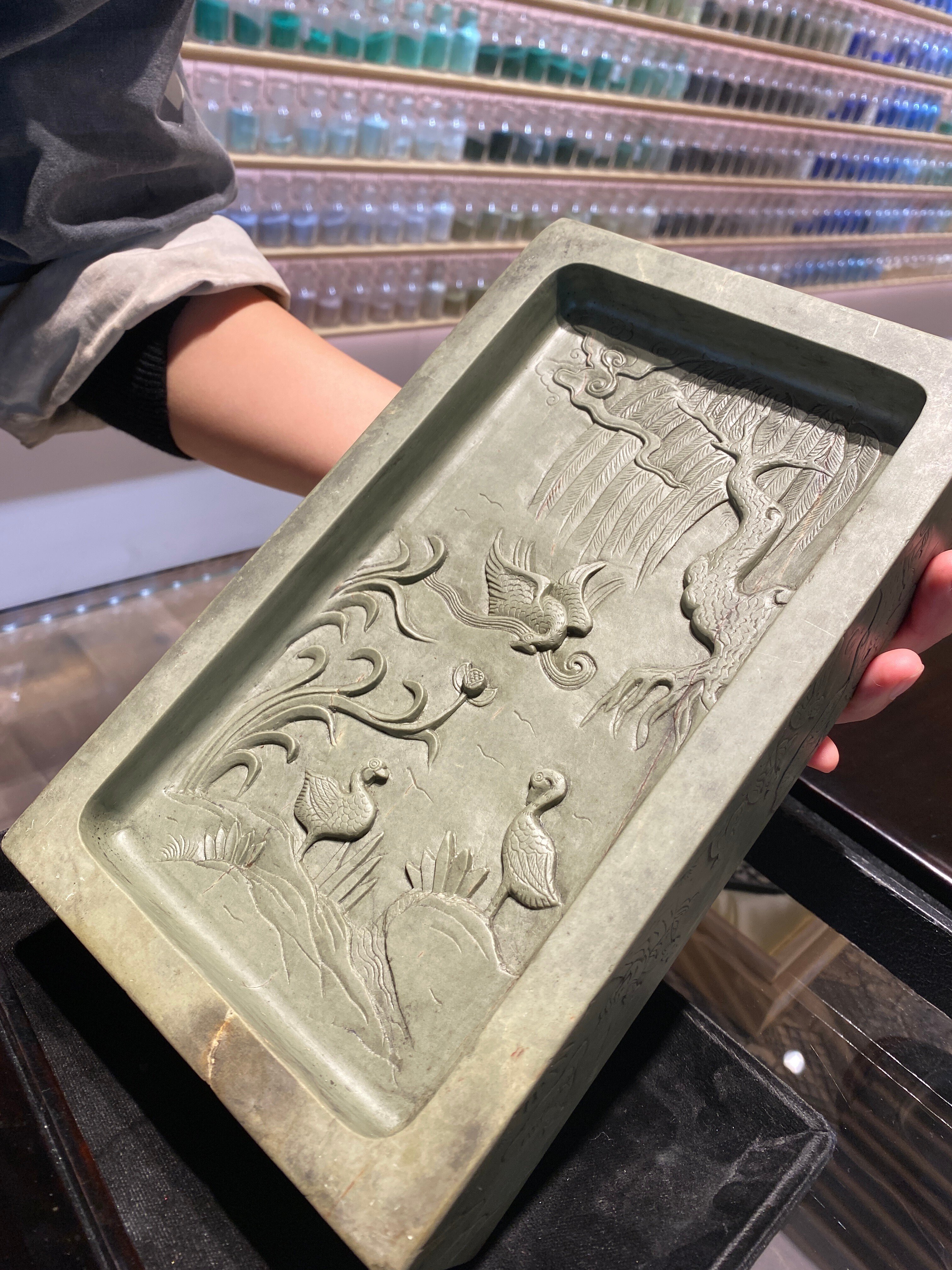 幽玄なる硯になった石 / 伝統画材ラボ「PIGMENT」｜Lulu's Cabinet