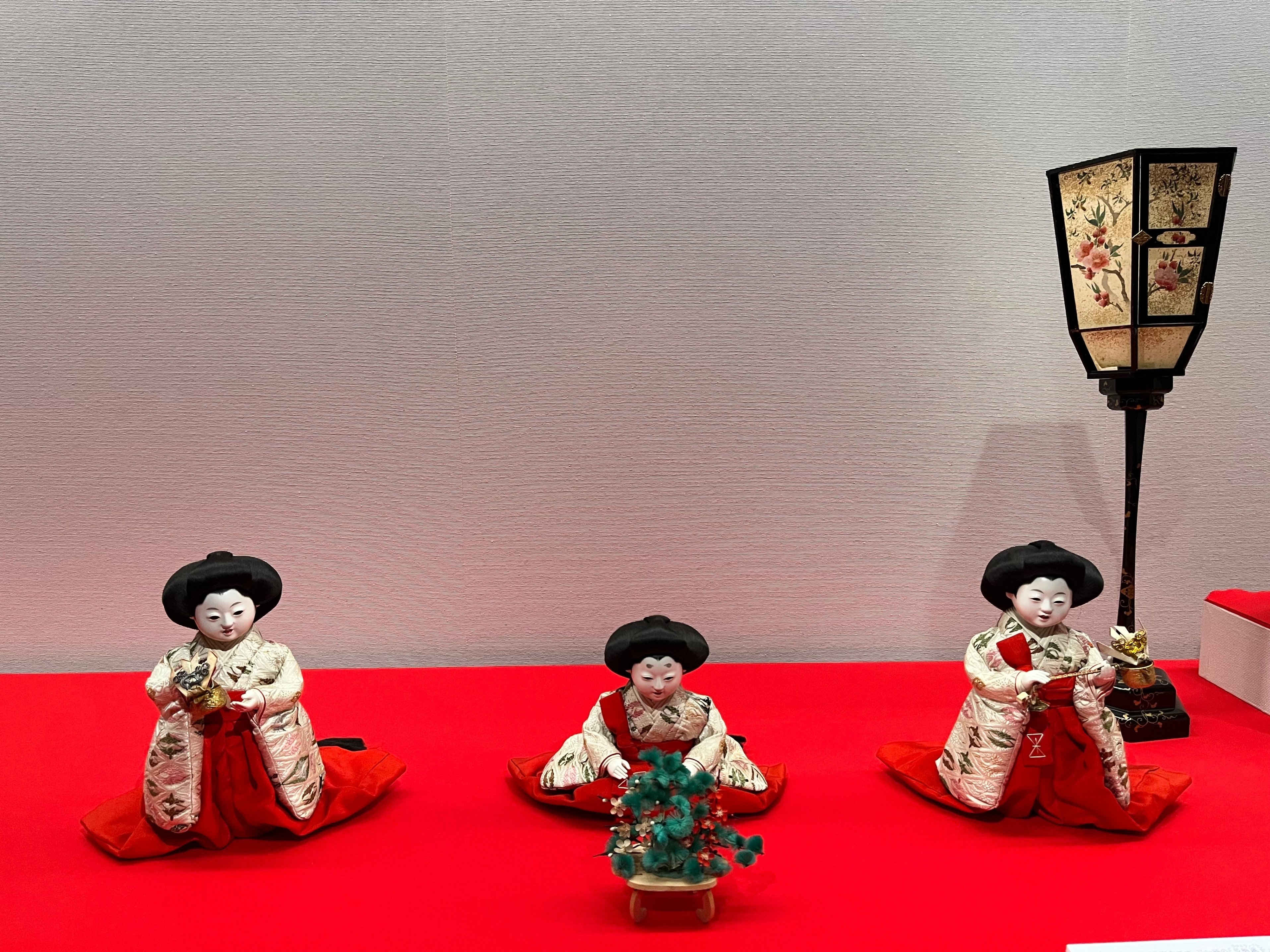 岩崎家と三井家、どちらも御用達。丸平大木人形店のお雛さまを愛でる