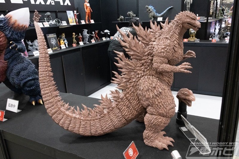 ギガンティックシリーズ ゴジラ 2002 リック限定版 公式オンライン