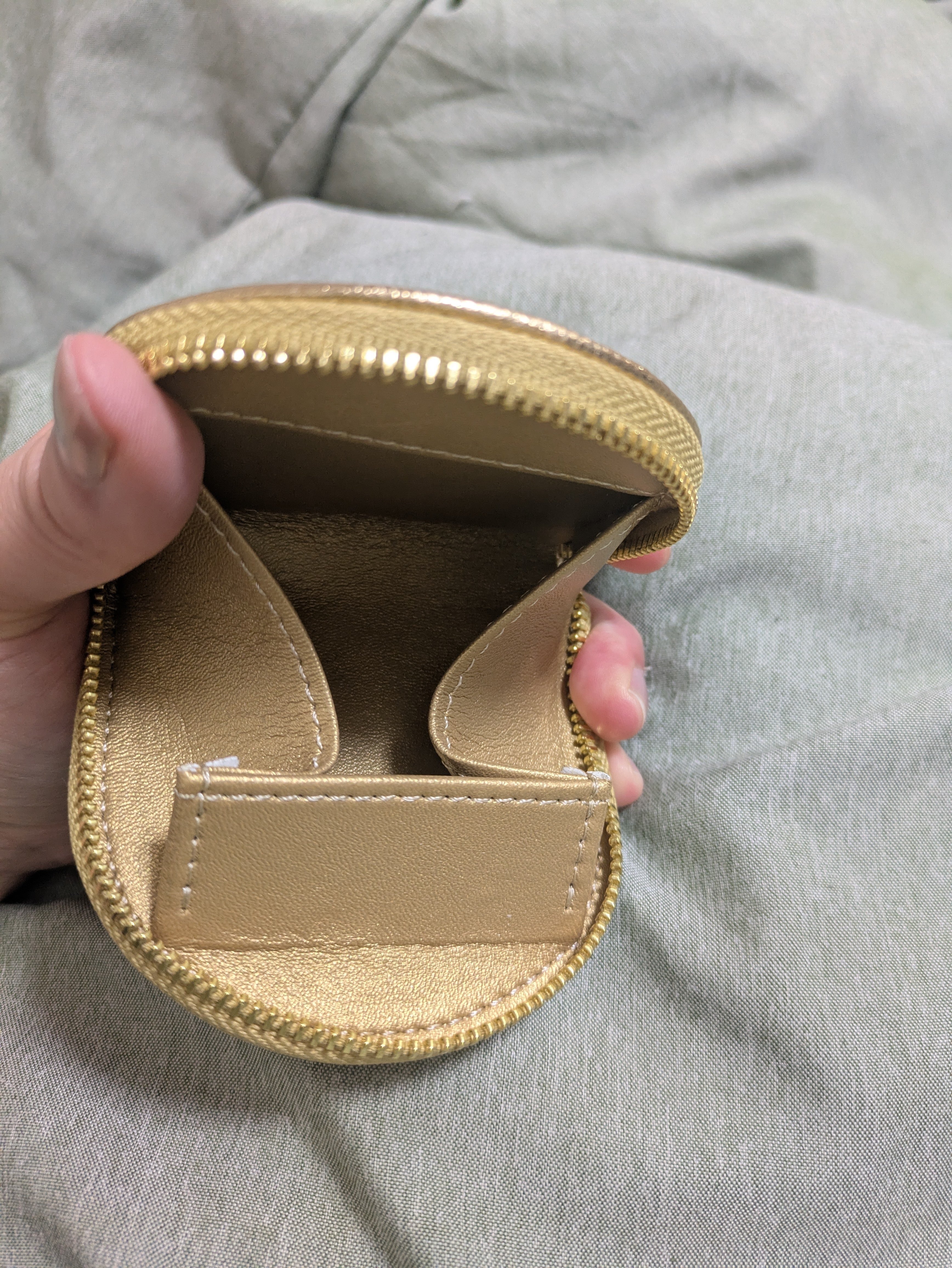 安いのに本革で上品な皇居のお財布を購入｜yunkoro