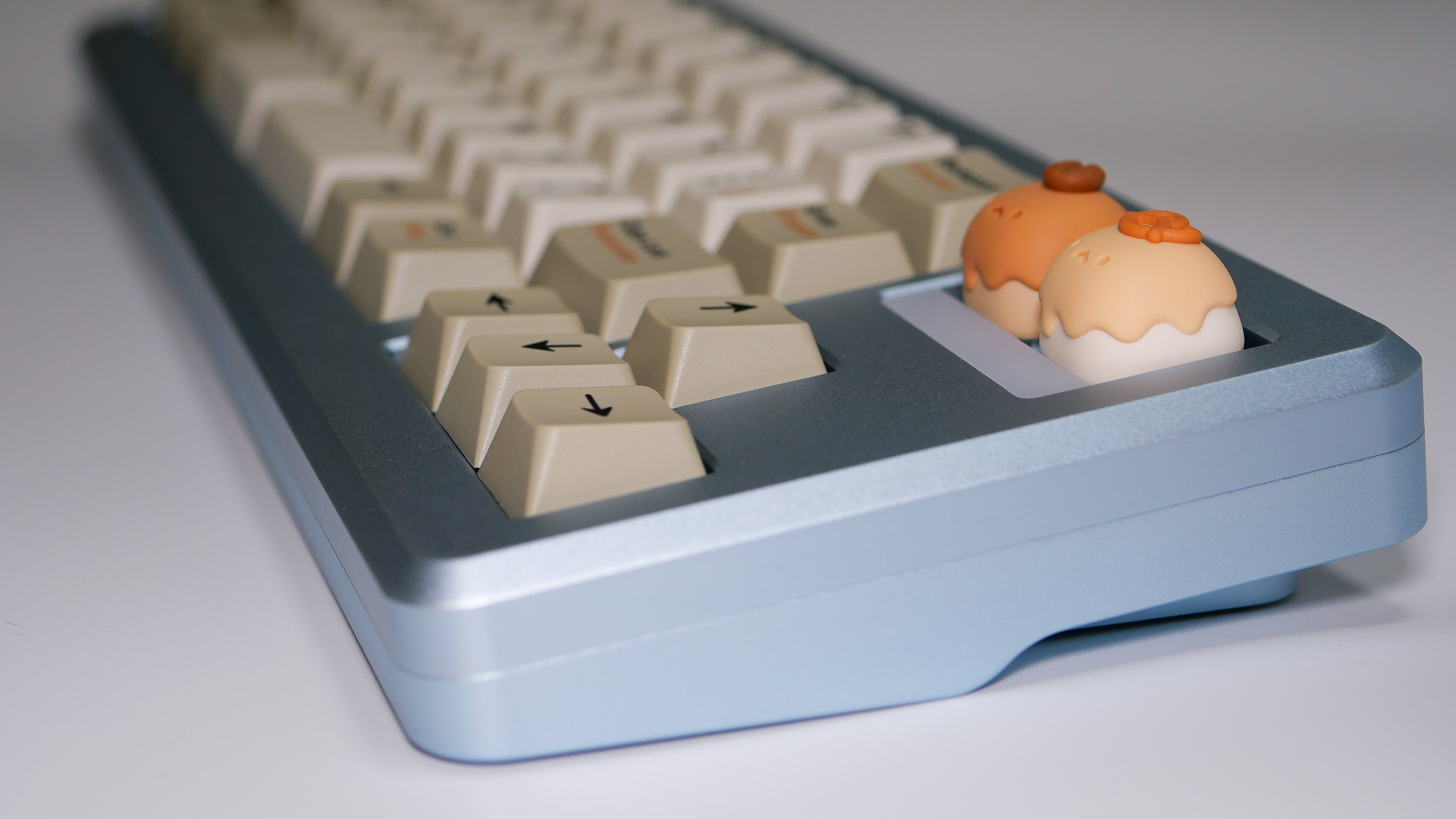 LAZY DESIGNERS apricot 白 自作キーボード