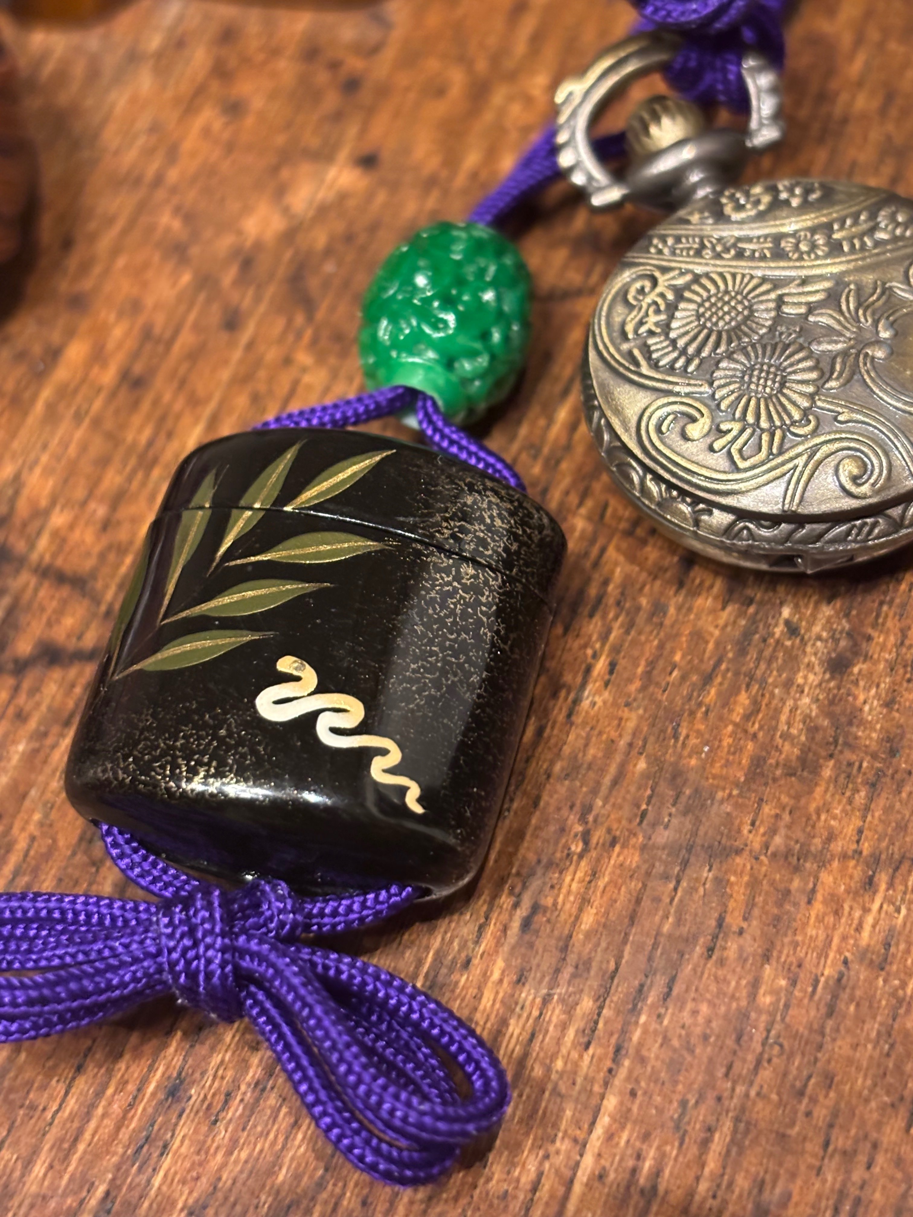 希少】犬の親子 時代提物 根付 銘有り アンティーク 印籠 犬の親子