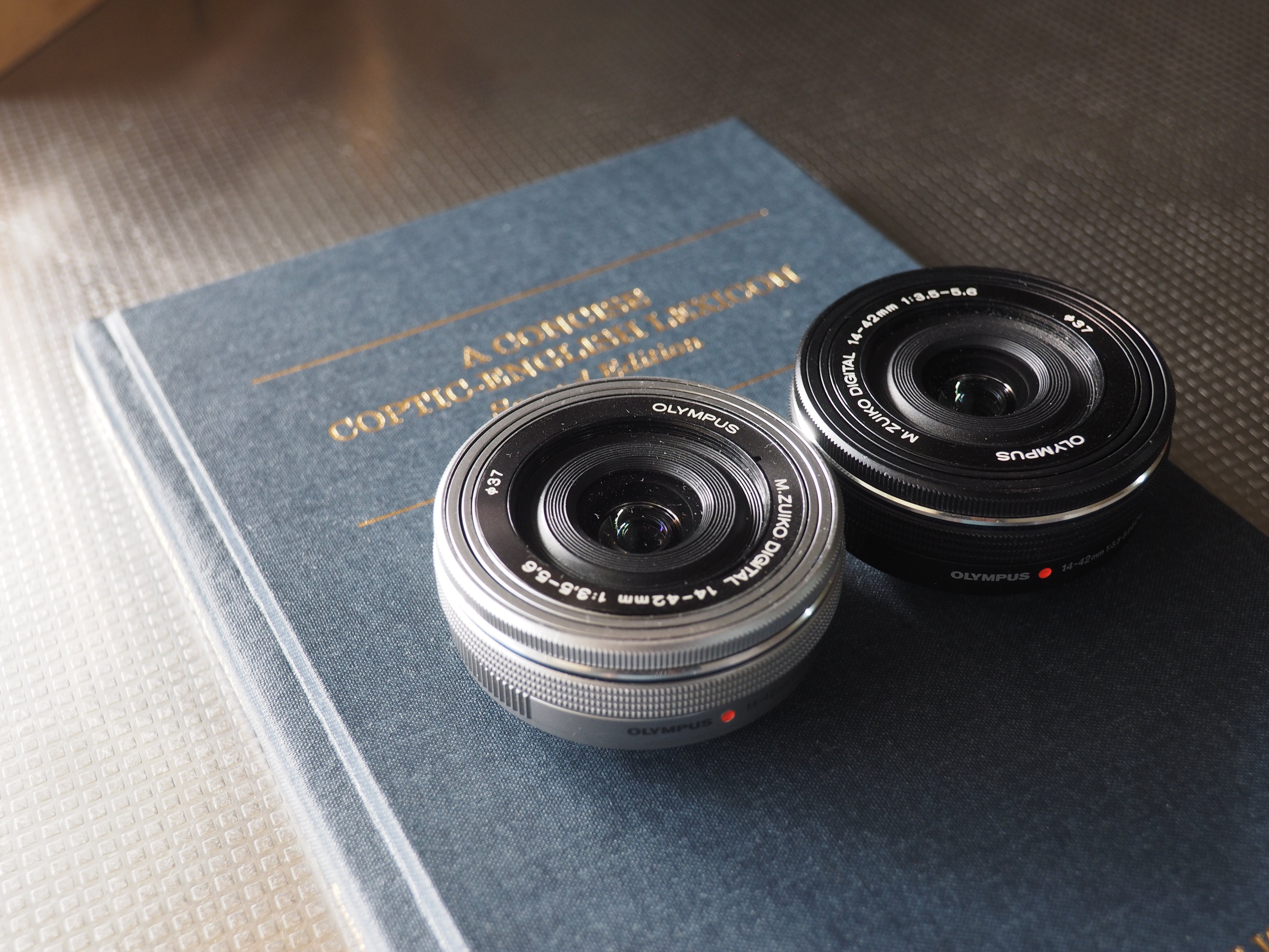 OLYMPUS 電動式パンケーキズームレンズ BLK ジャンク品 オリンパスパン