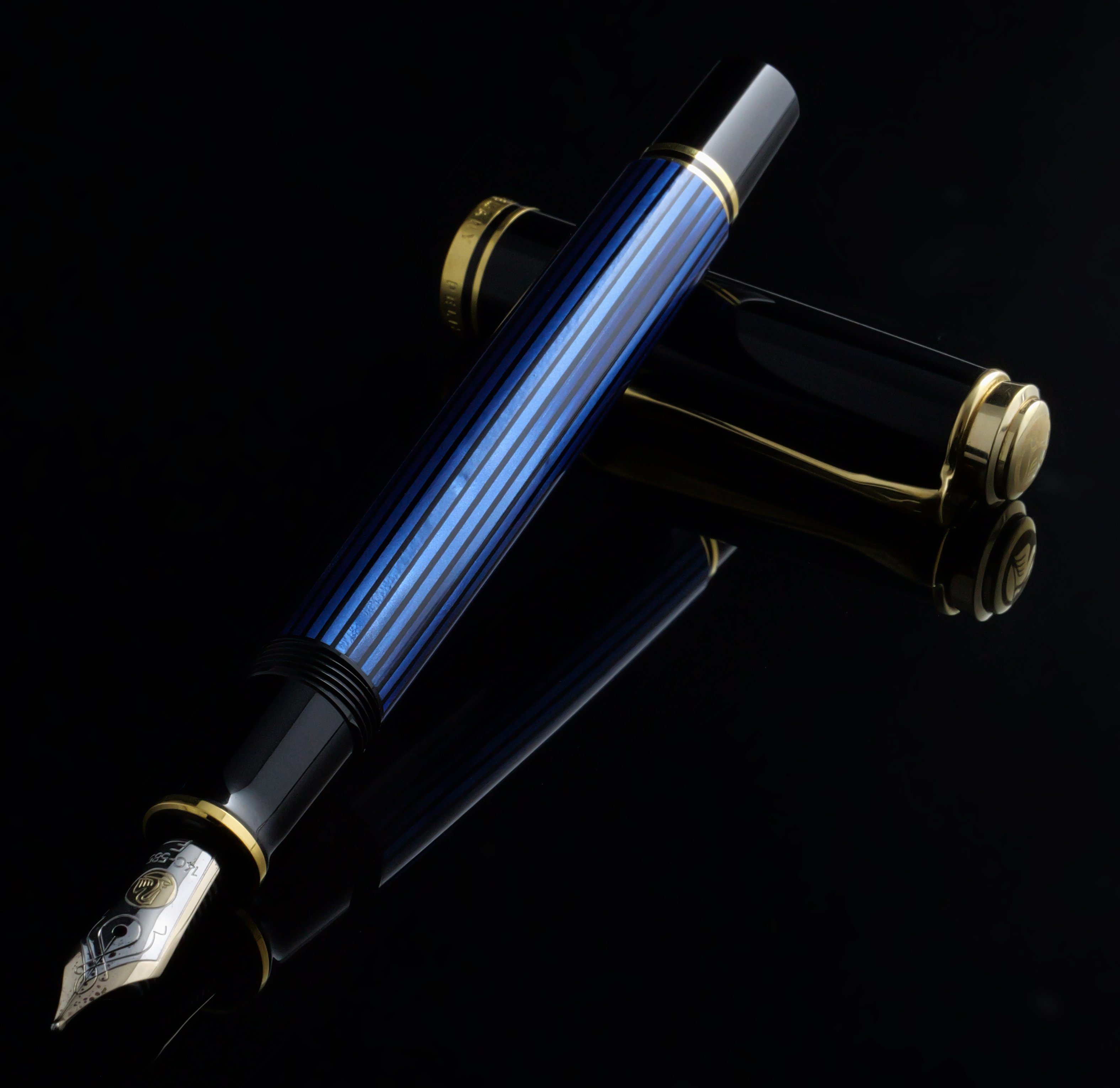碧の余韻のスーべレーン：Pelikan Souverän M400 Blue Stripe｜Hideo