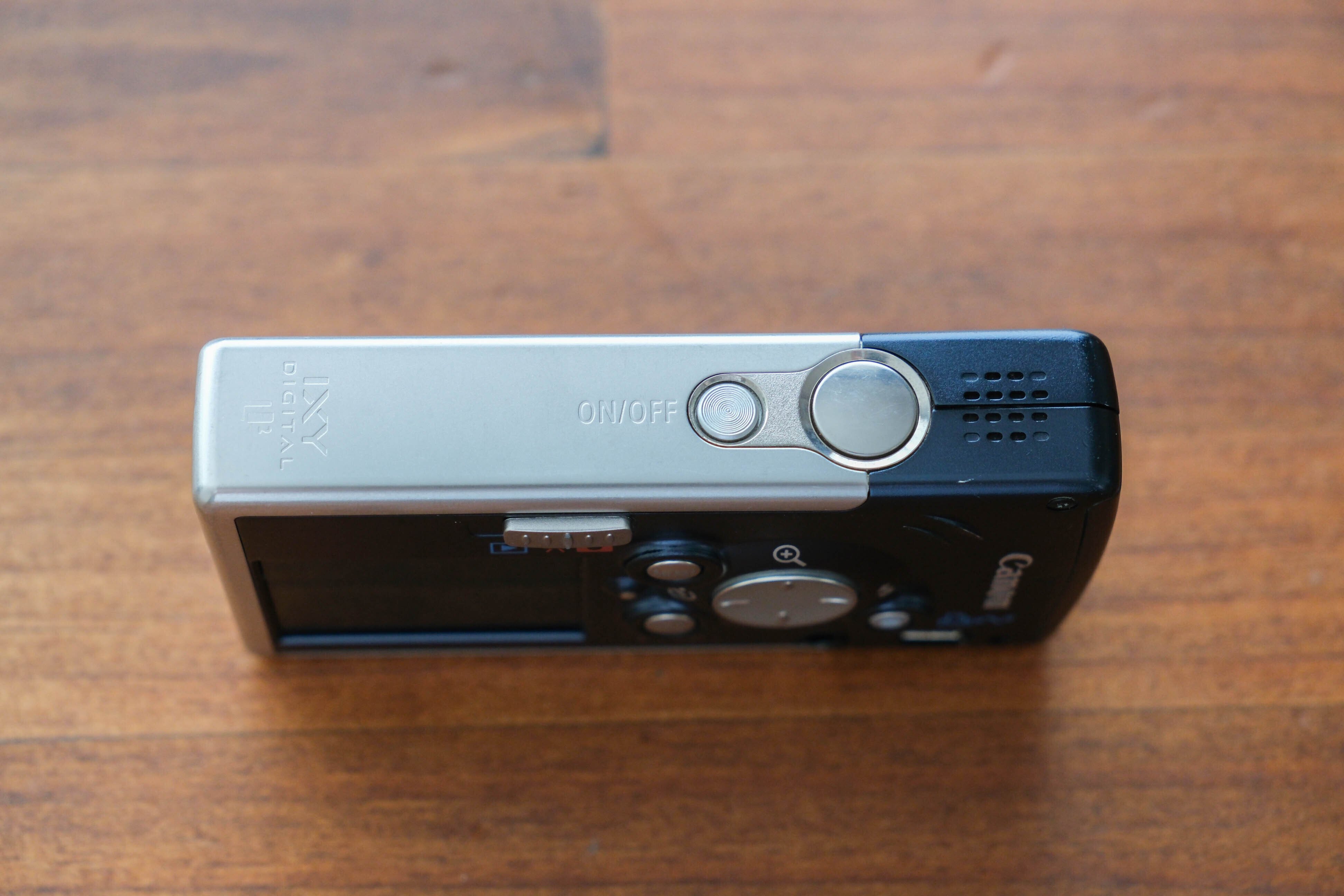 オールドコンデジの世界】Canon IXY DIGITAL L2 超コンパクトな