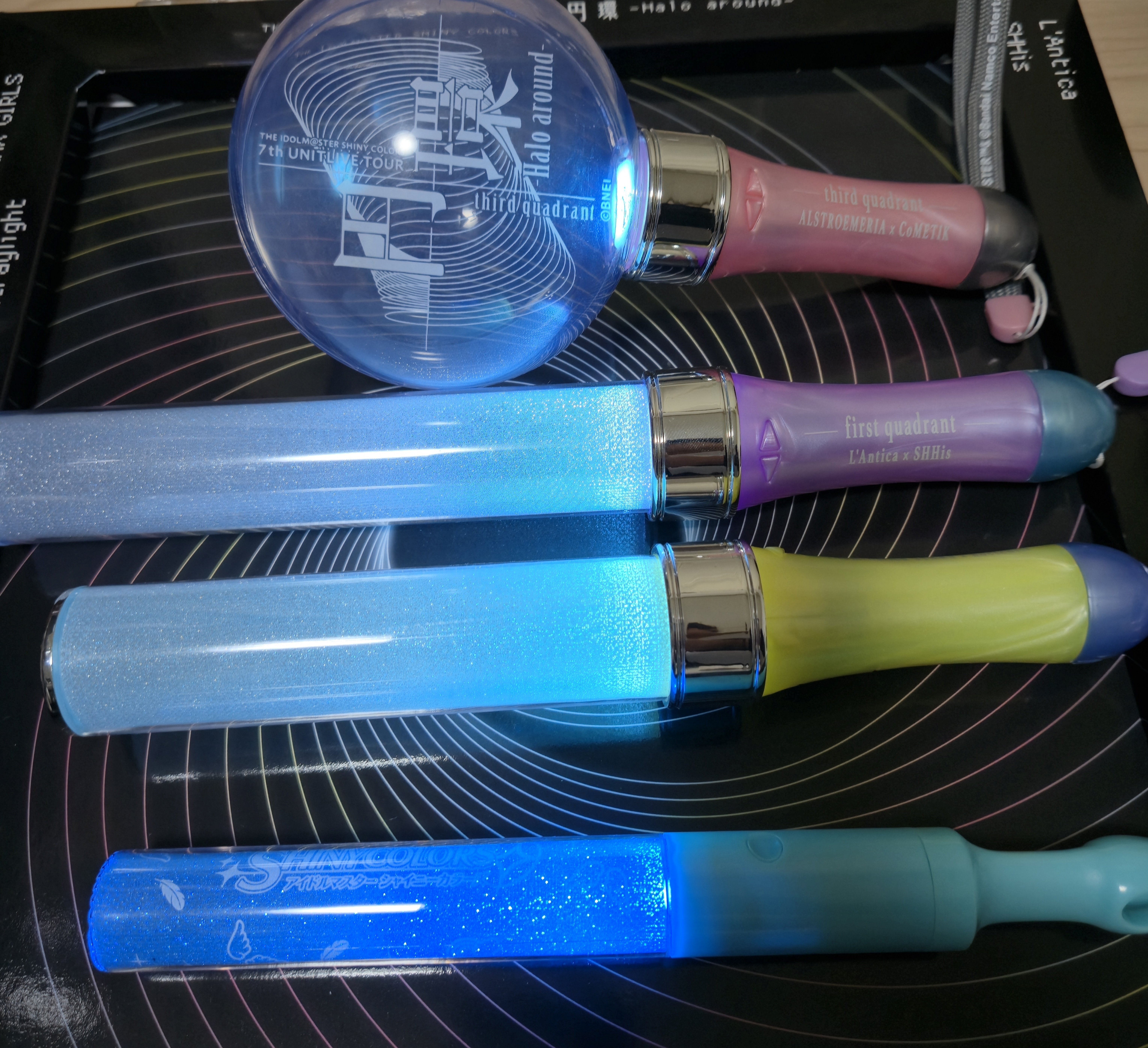 シャニマスの公式マルチカラーライト！！｜トキ