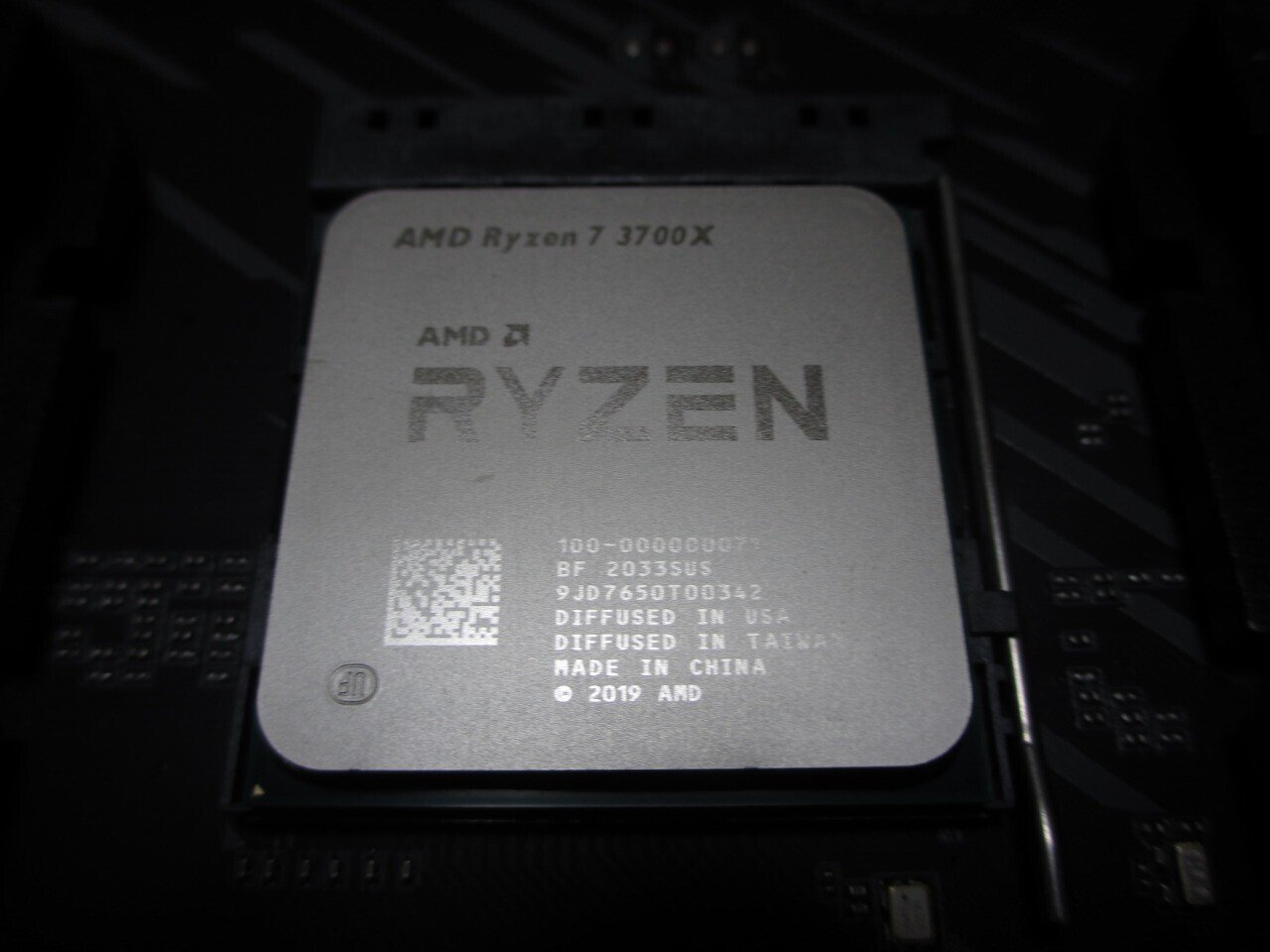AMD Ryzen7 3700X 動作確認済み Amazon.com: AMD Ryzen 7 3700X 8