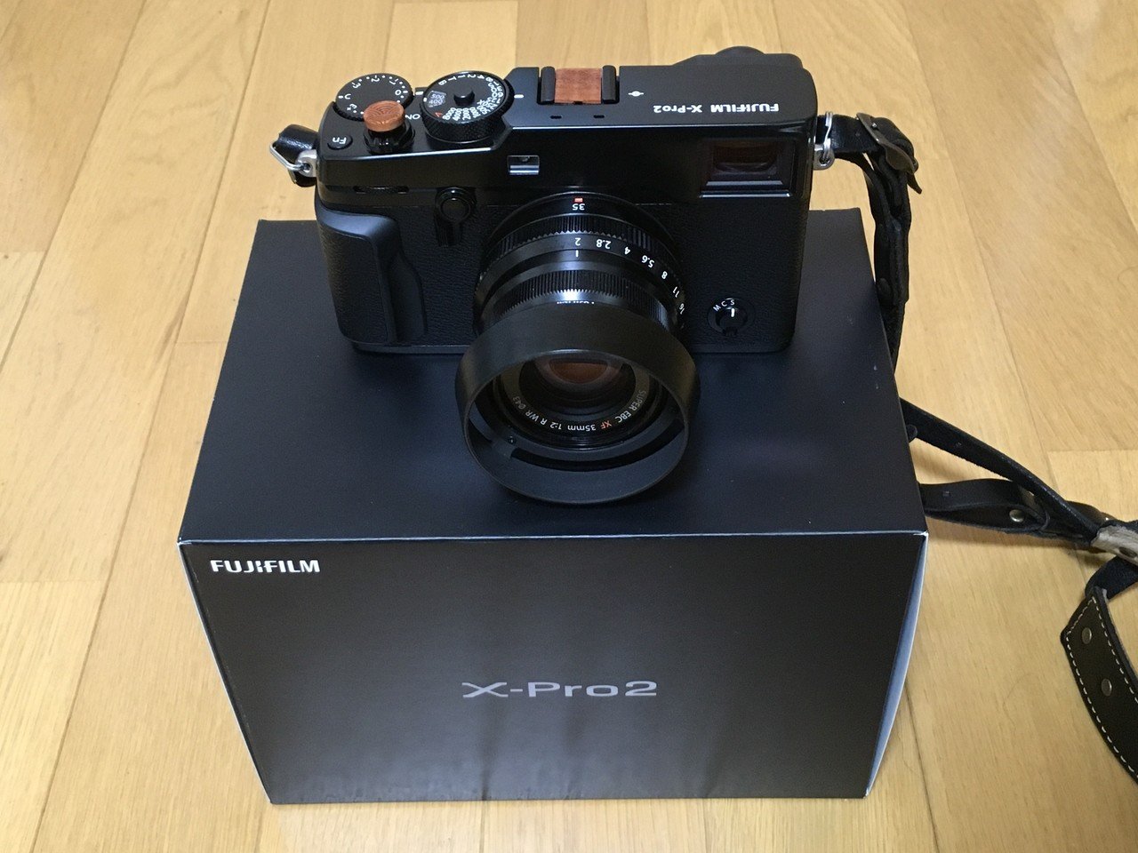 良品】Fujifilm x-pro2 本体+充電器 シャッター枚数 3,365 良品